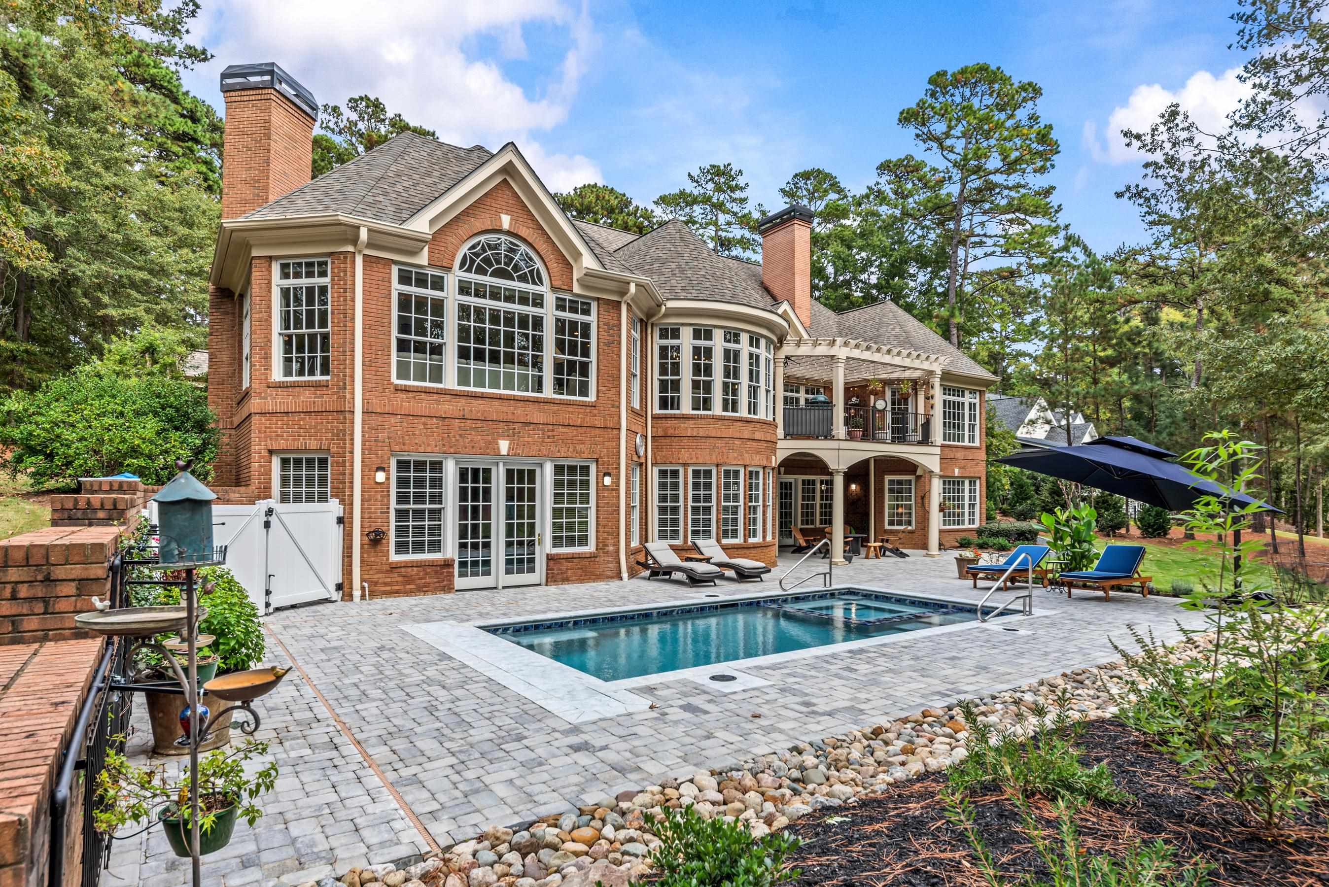 1090 HENRYS HILL image 2
