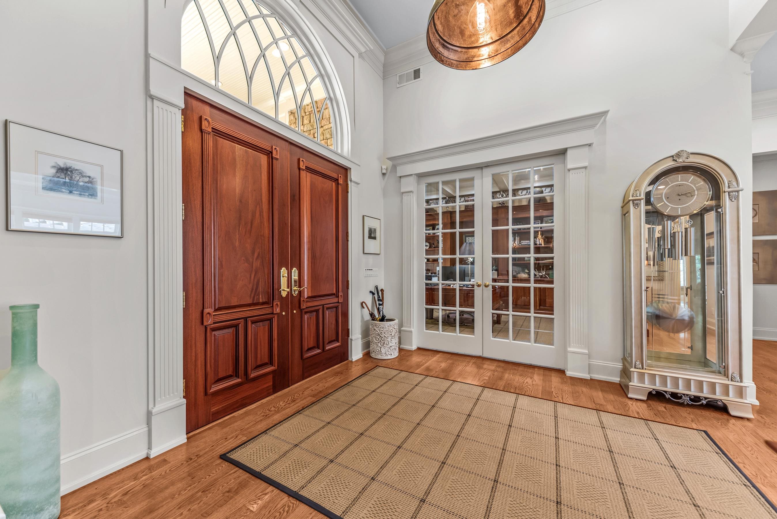 1090 HENRYS HILL image 11