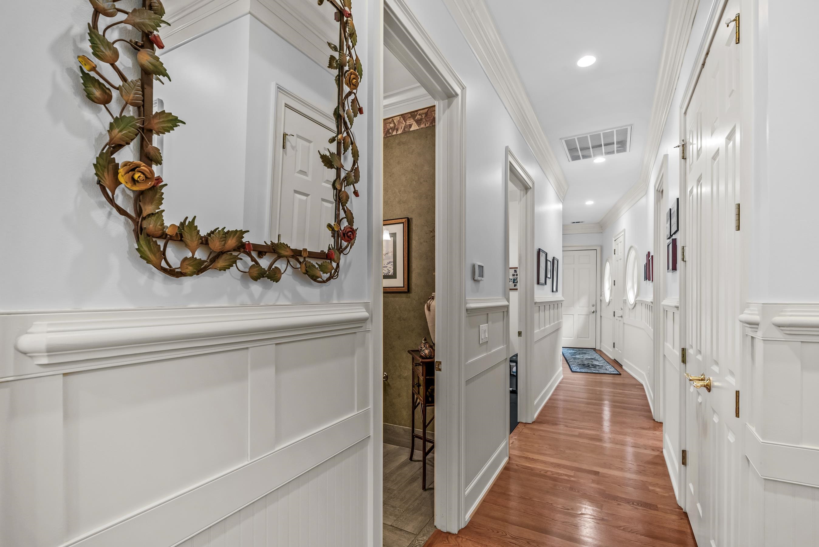 1090 HENRYS HILL image 33