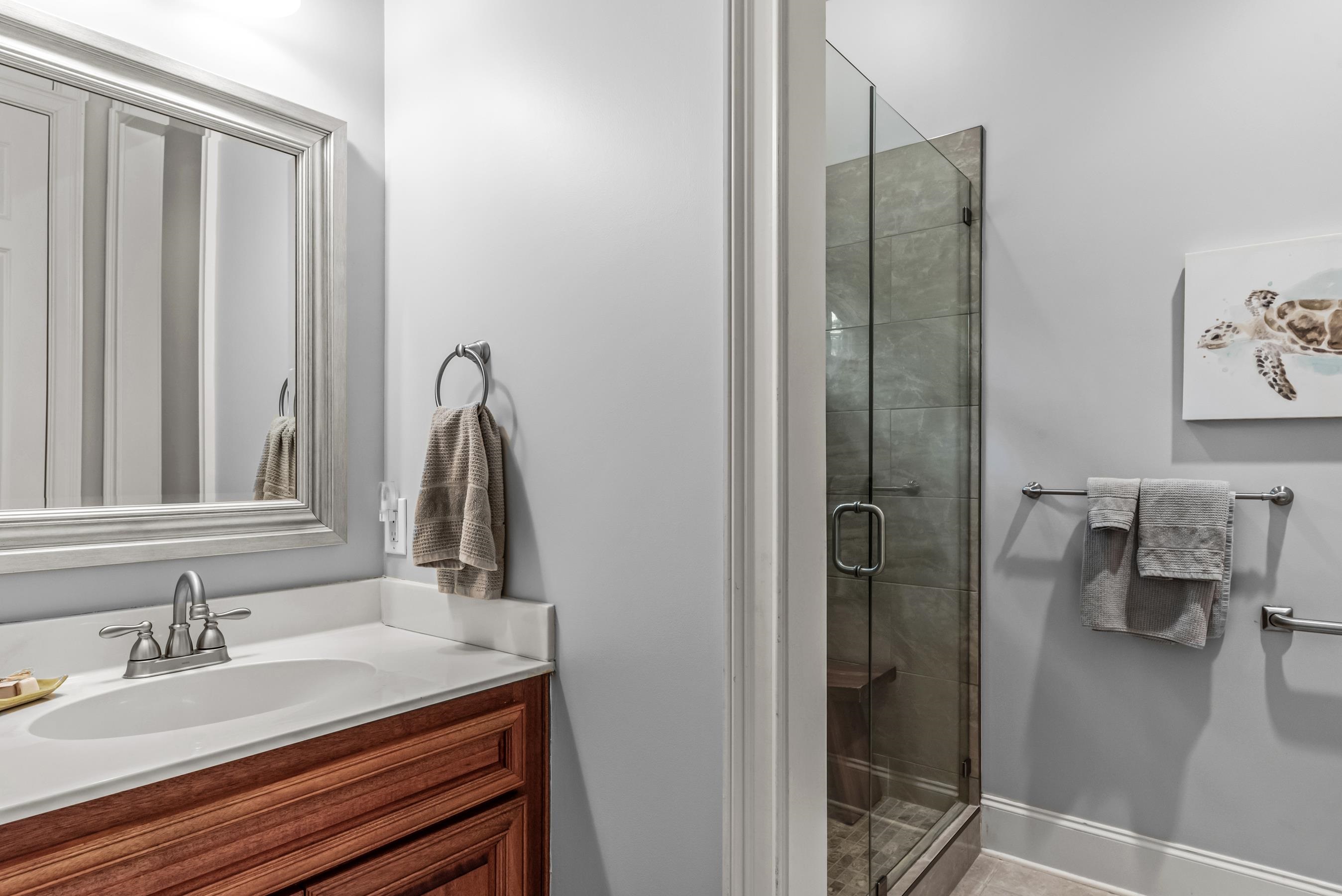 1090 HENRYS HILL image 35