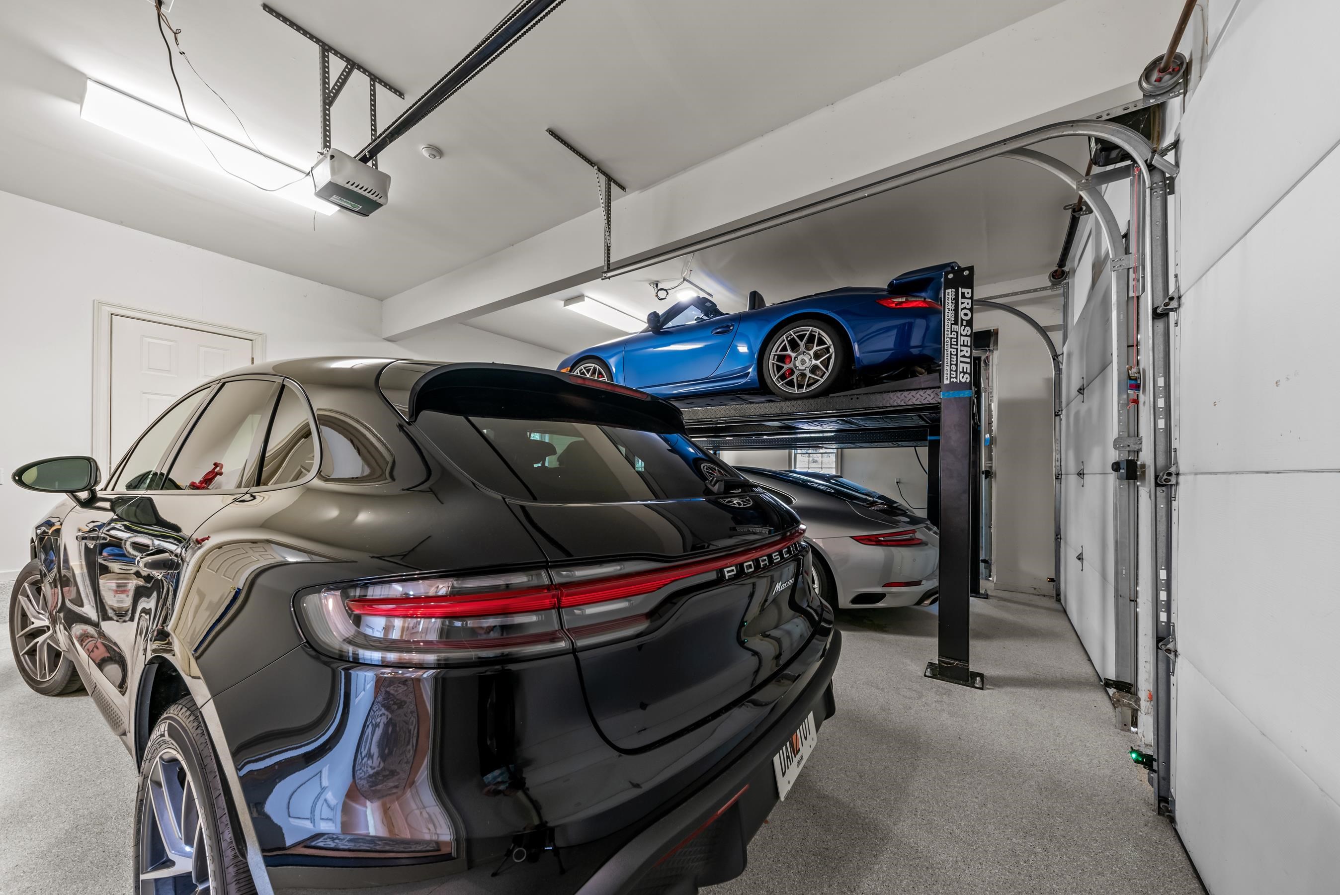 1090 HENRYS HILL image 43