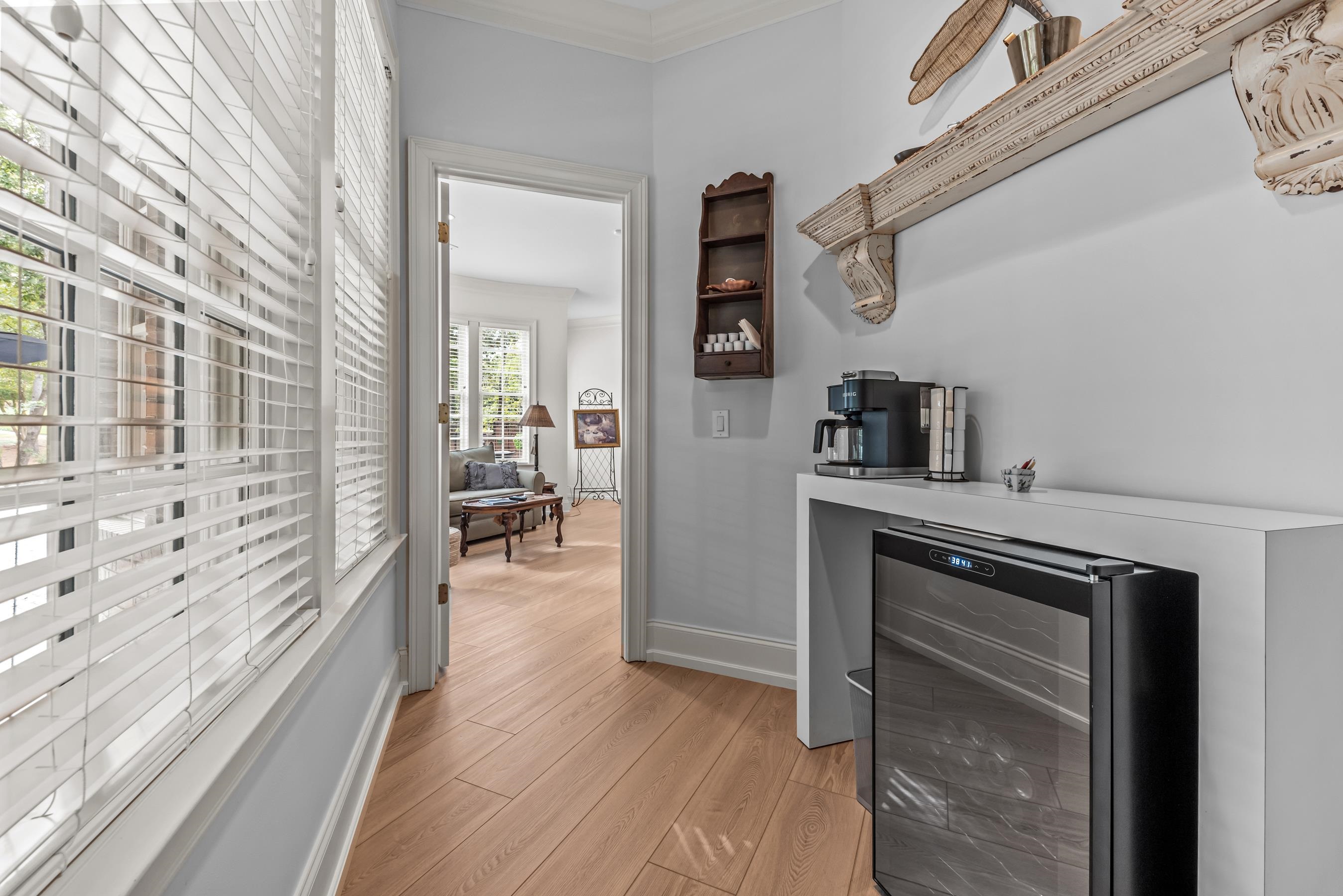 1090 HENRYS HILL image 50