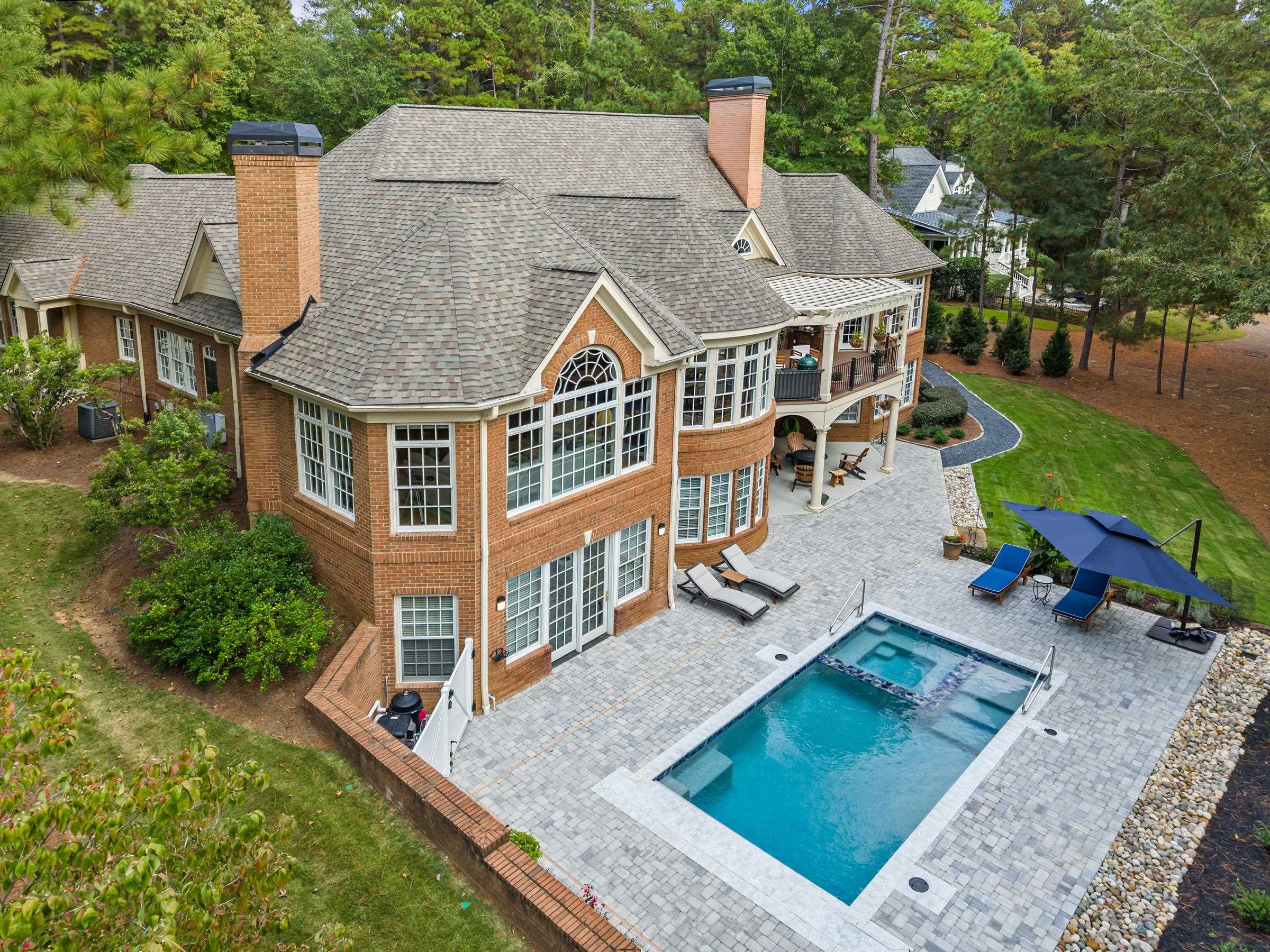 1090 HENRYS HILL image 6