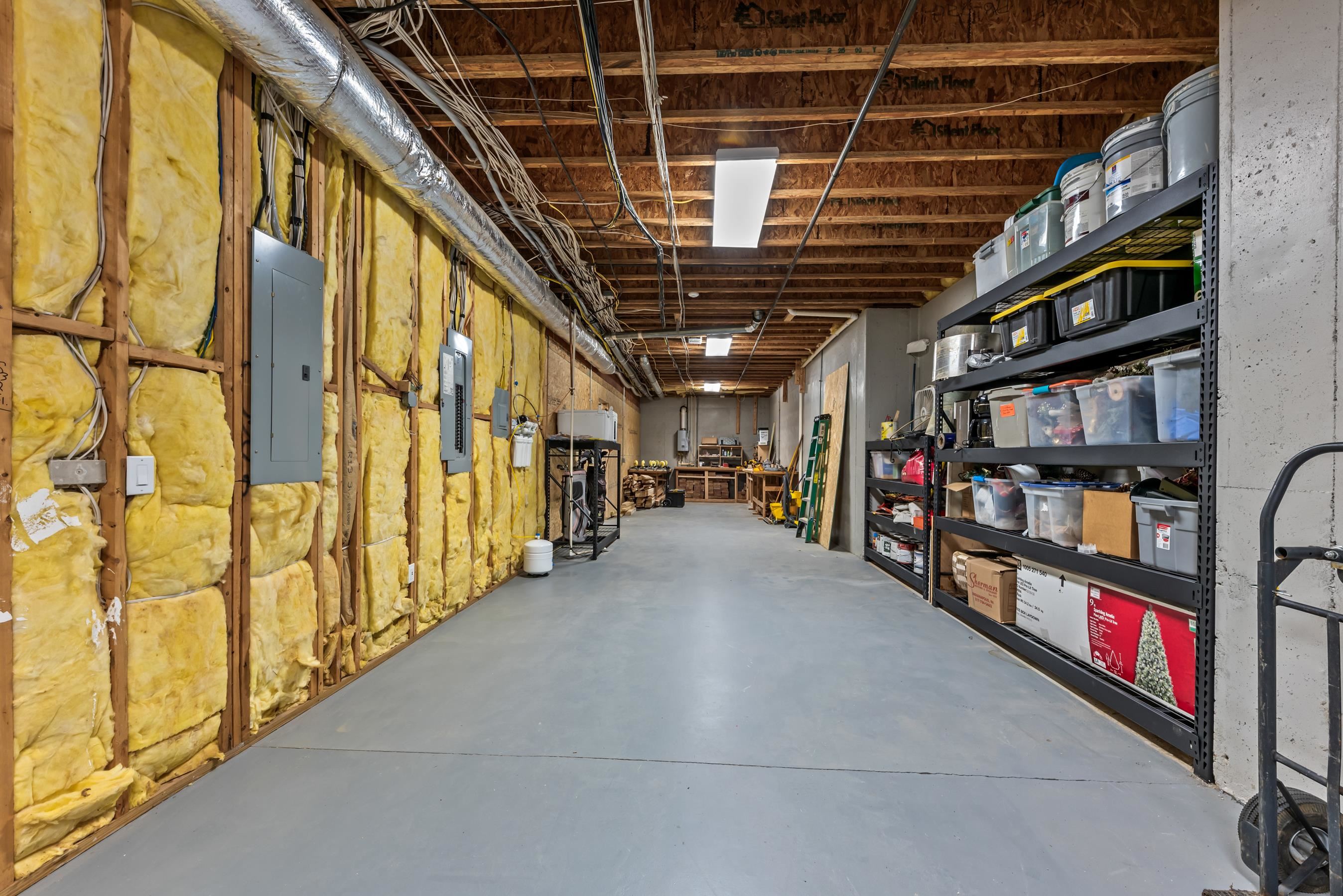 1090 HENRYS HILL image 56