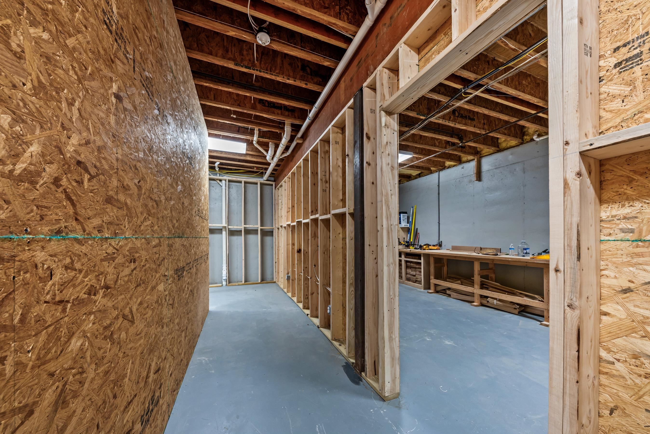 1090 HENRYS HILL image 57