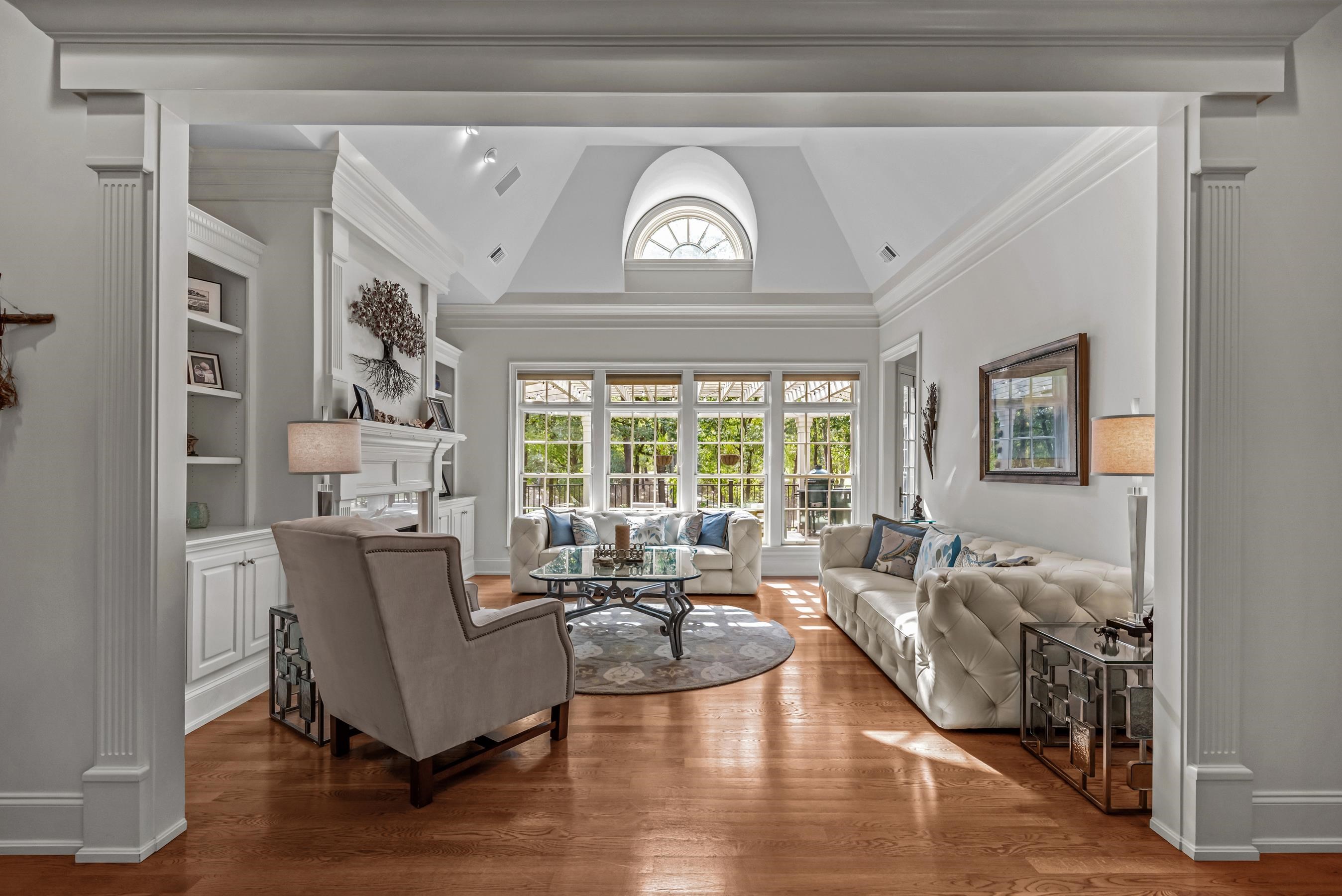 1090 HENRYS HILL image 8