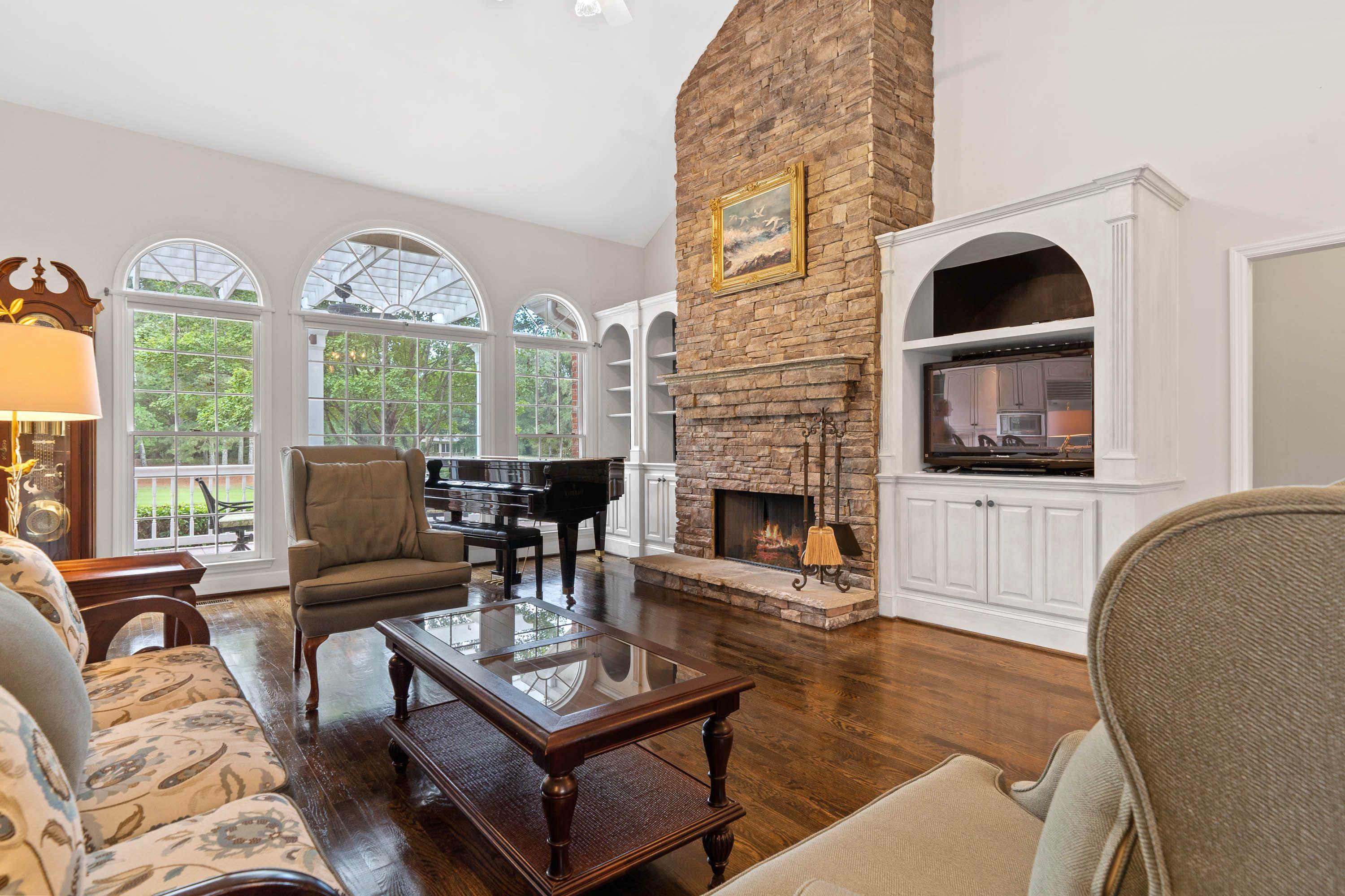 176 HOPETON LANE image 17