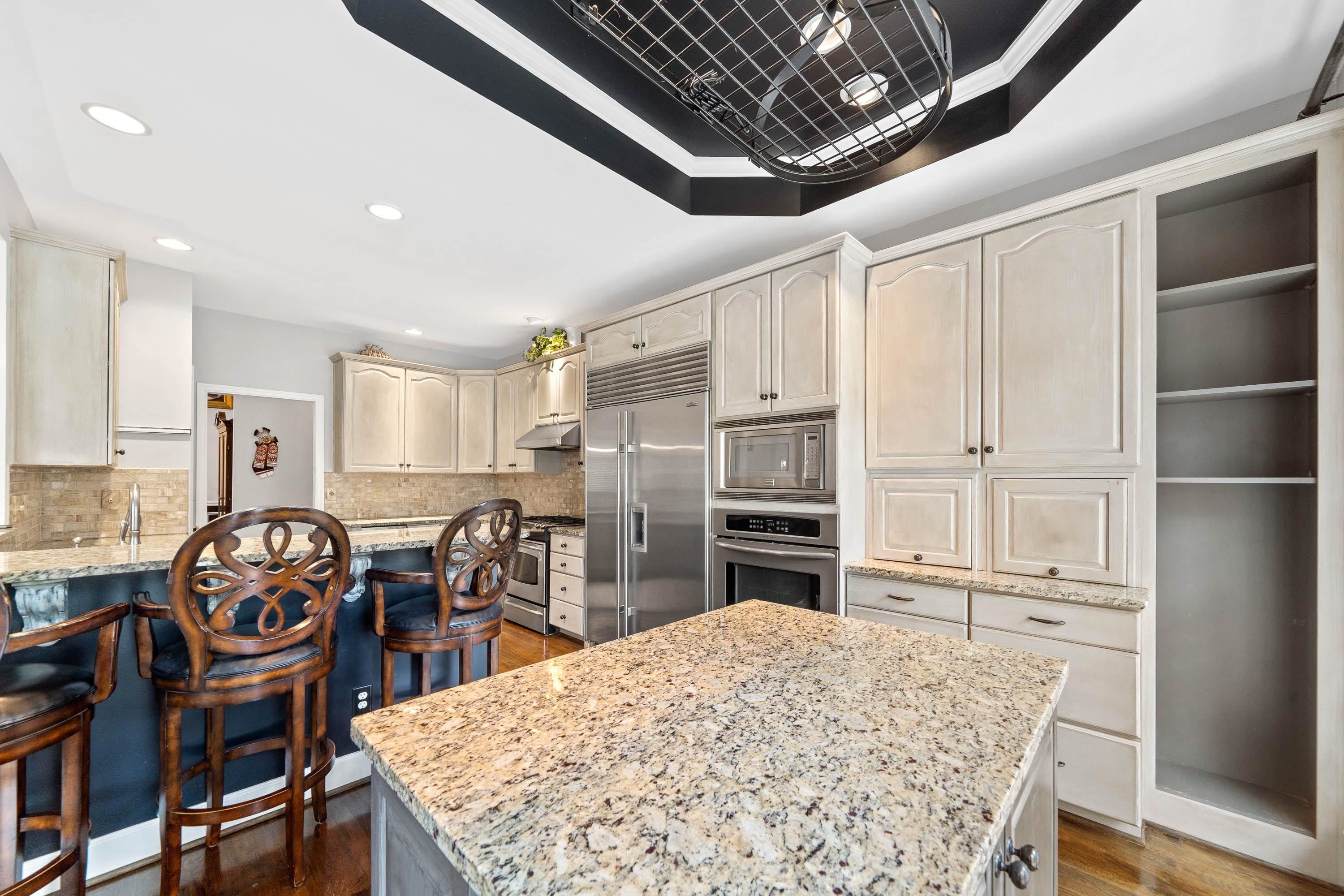 176 HOPETON LANE image 24