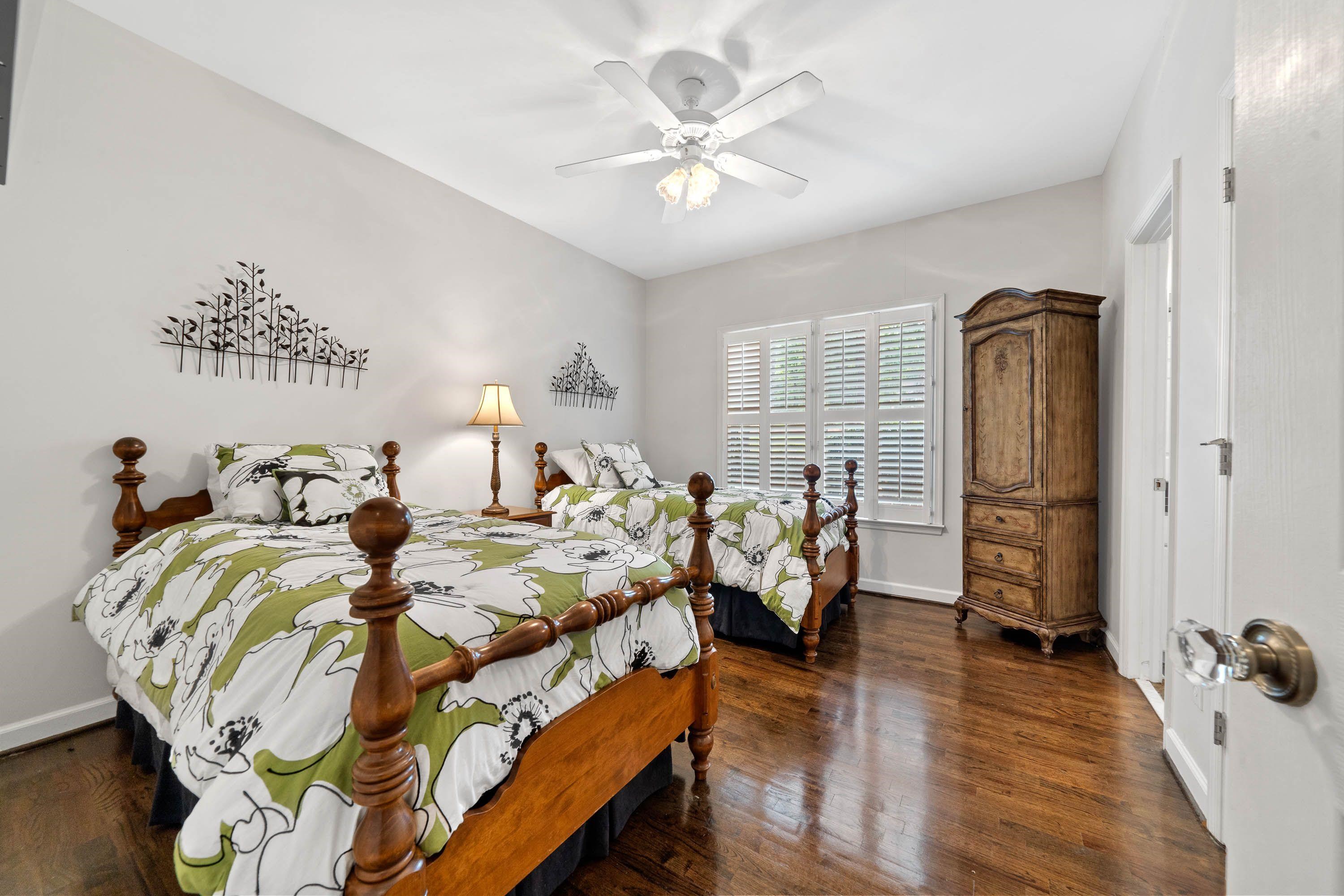 176 HOPETON LANE image 38