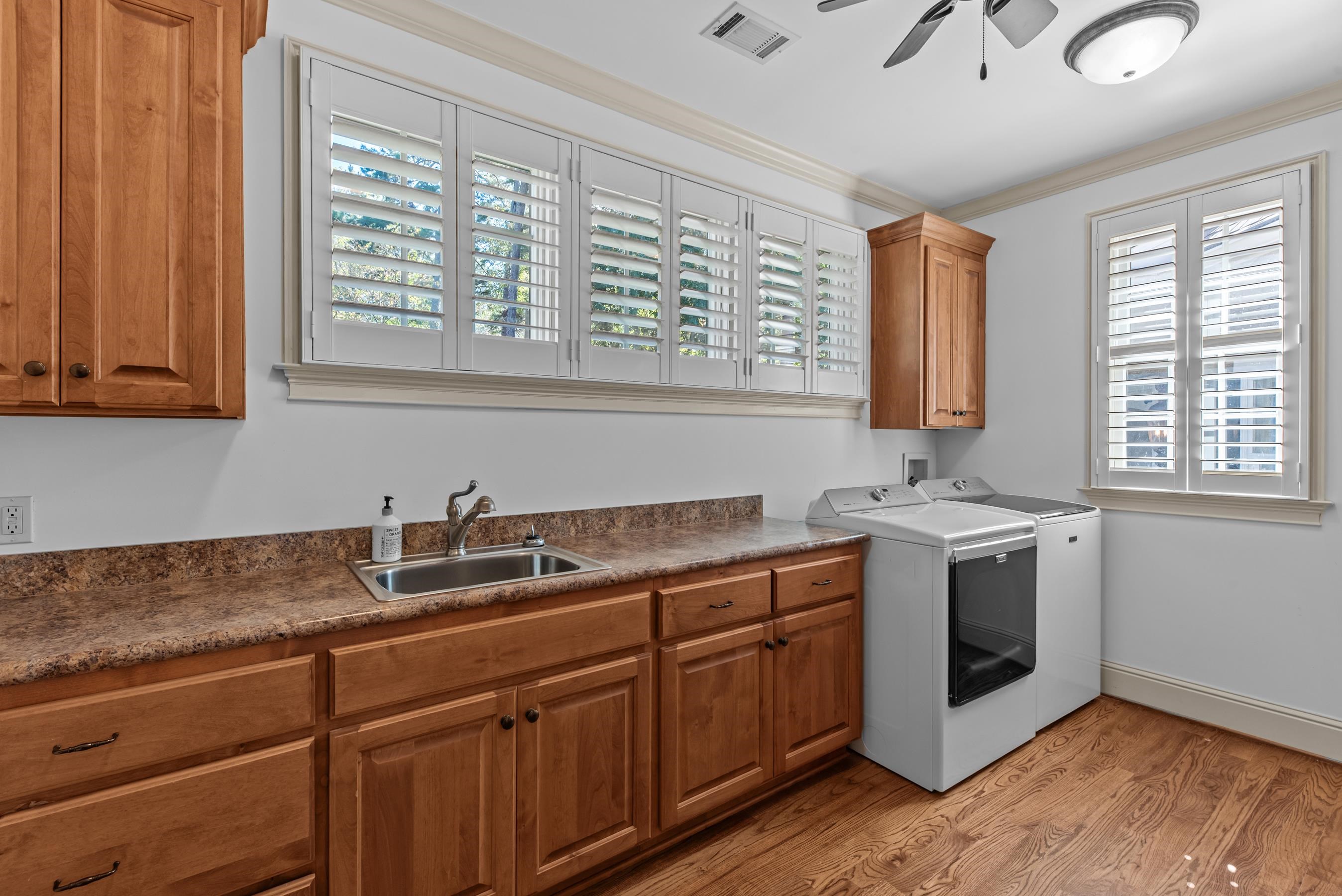 1191 LINGER LONGER DRIVE image 36