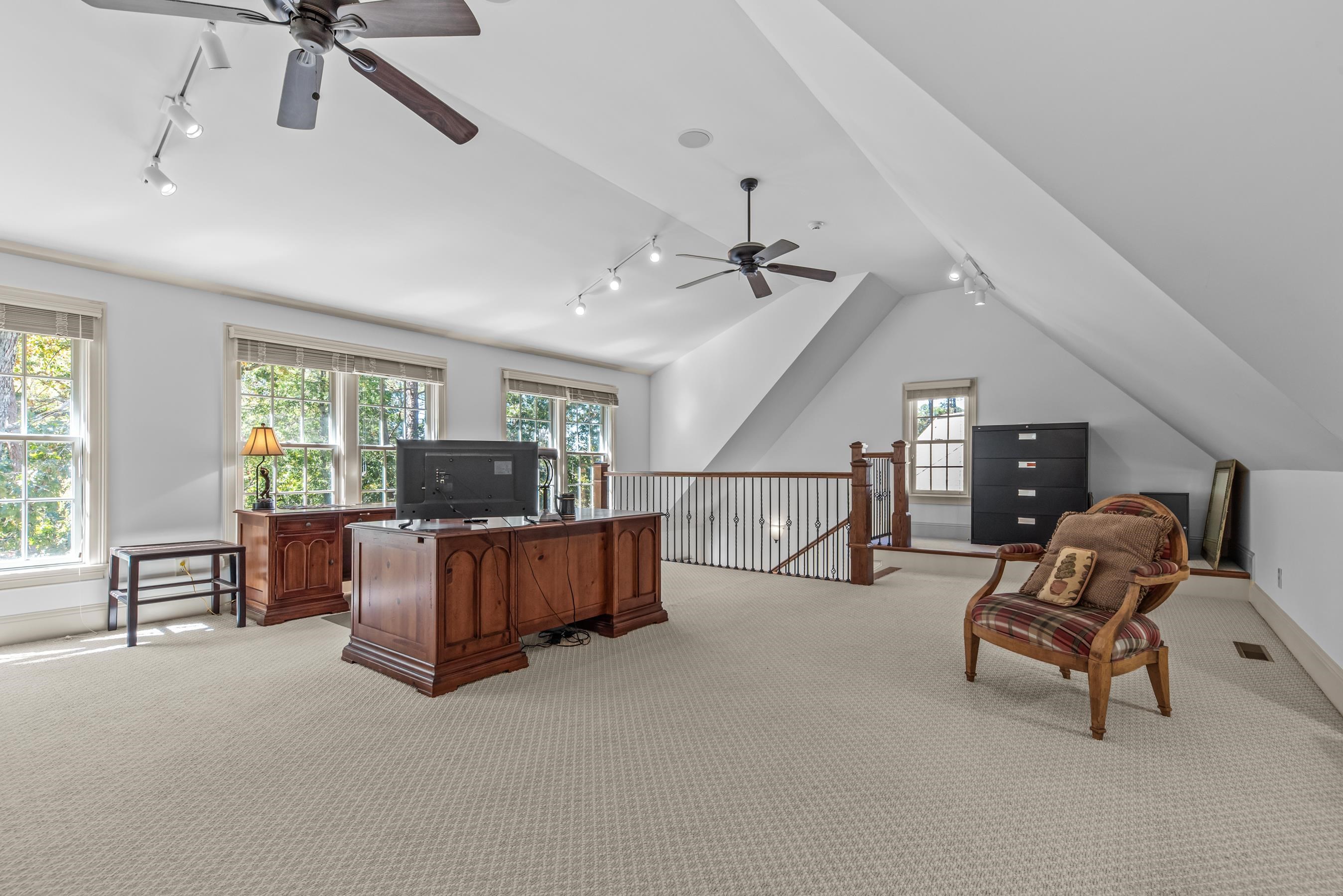 1191 LINGER LONGER DRIVE image 40