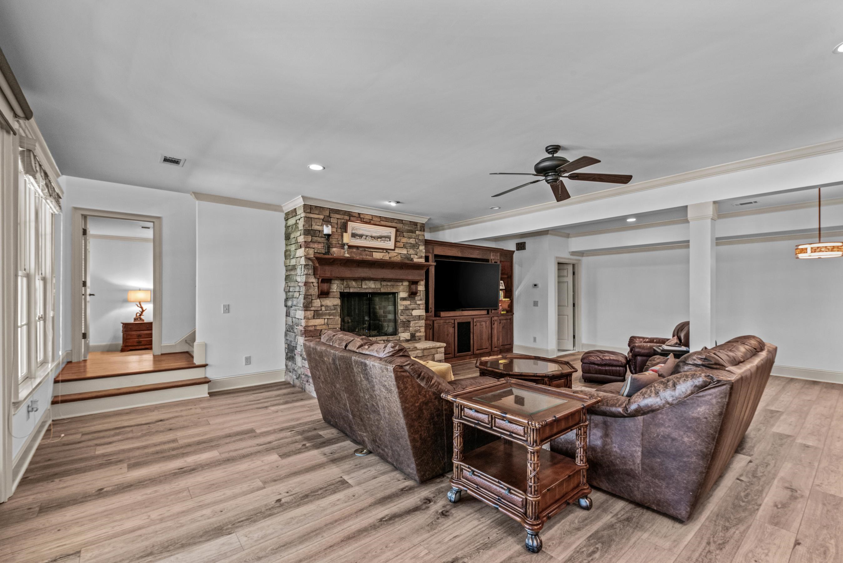 1191 LINGER LONGER DRIVE image 45