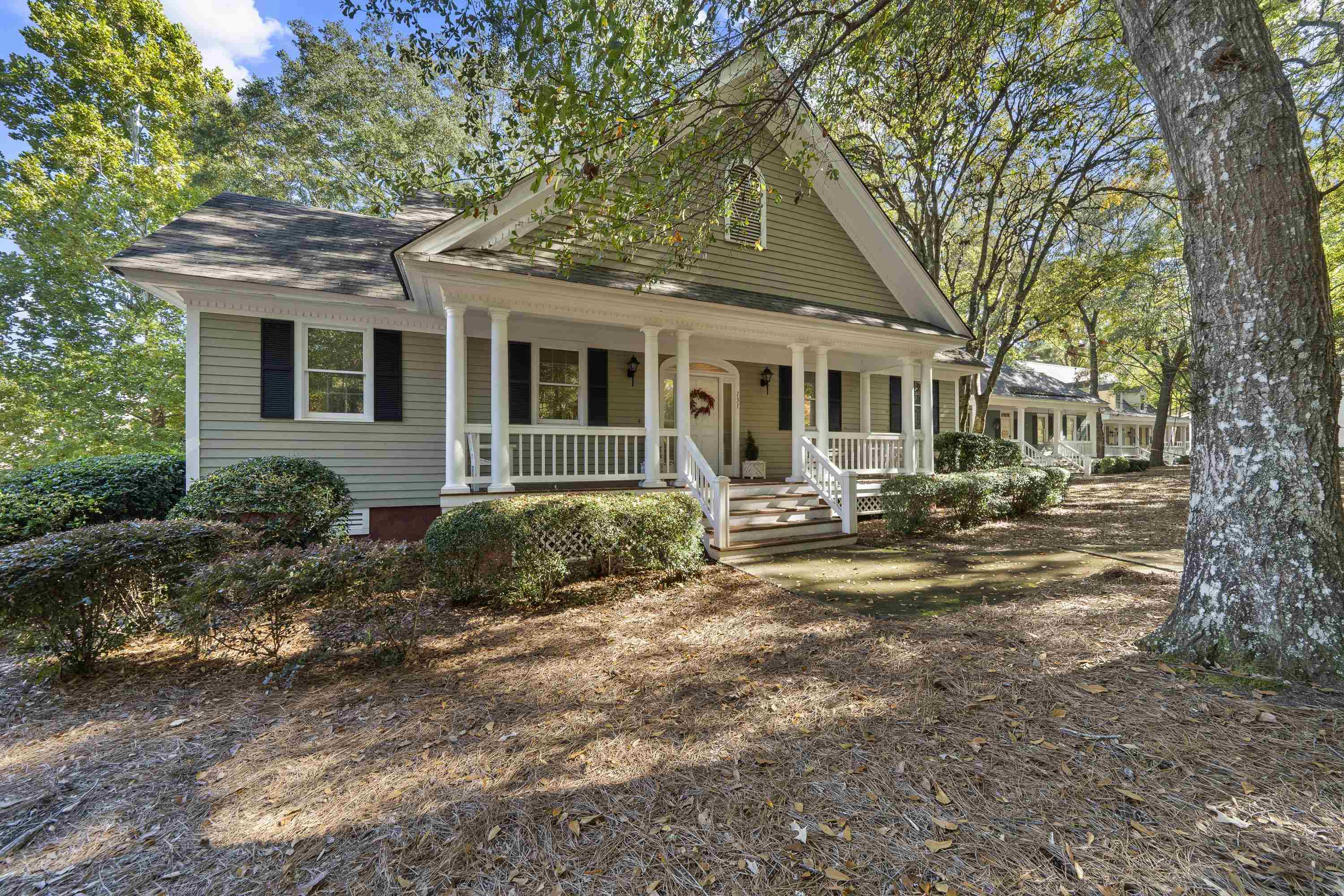 131 OAKTON SOUTH image 2