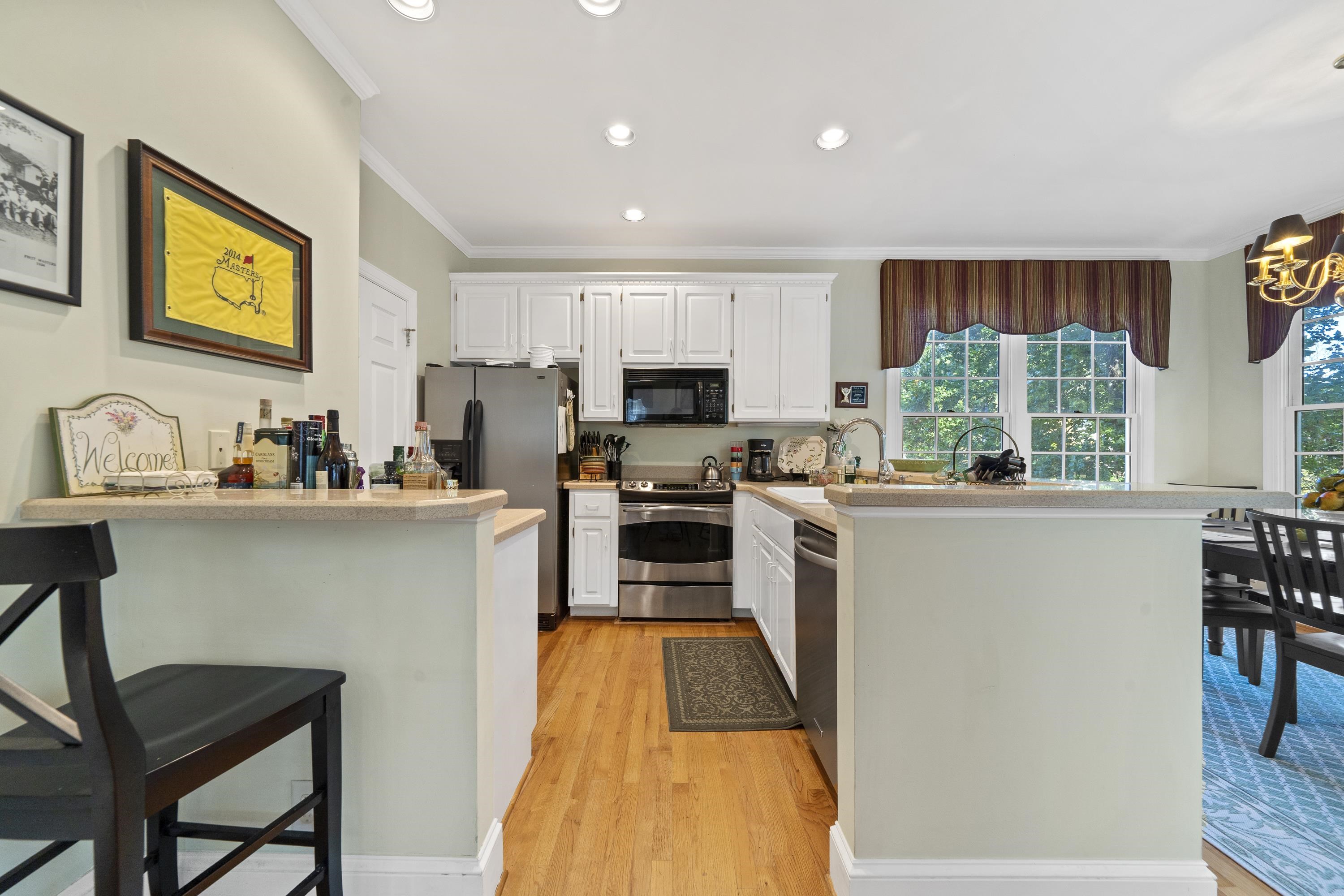 131 OAKTON SOUTH image 13