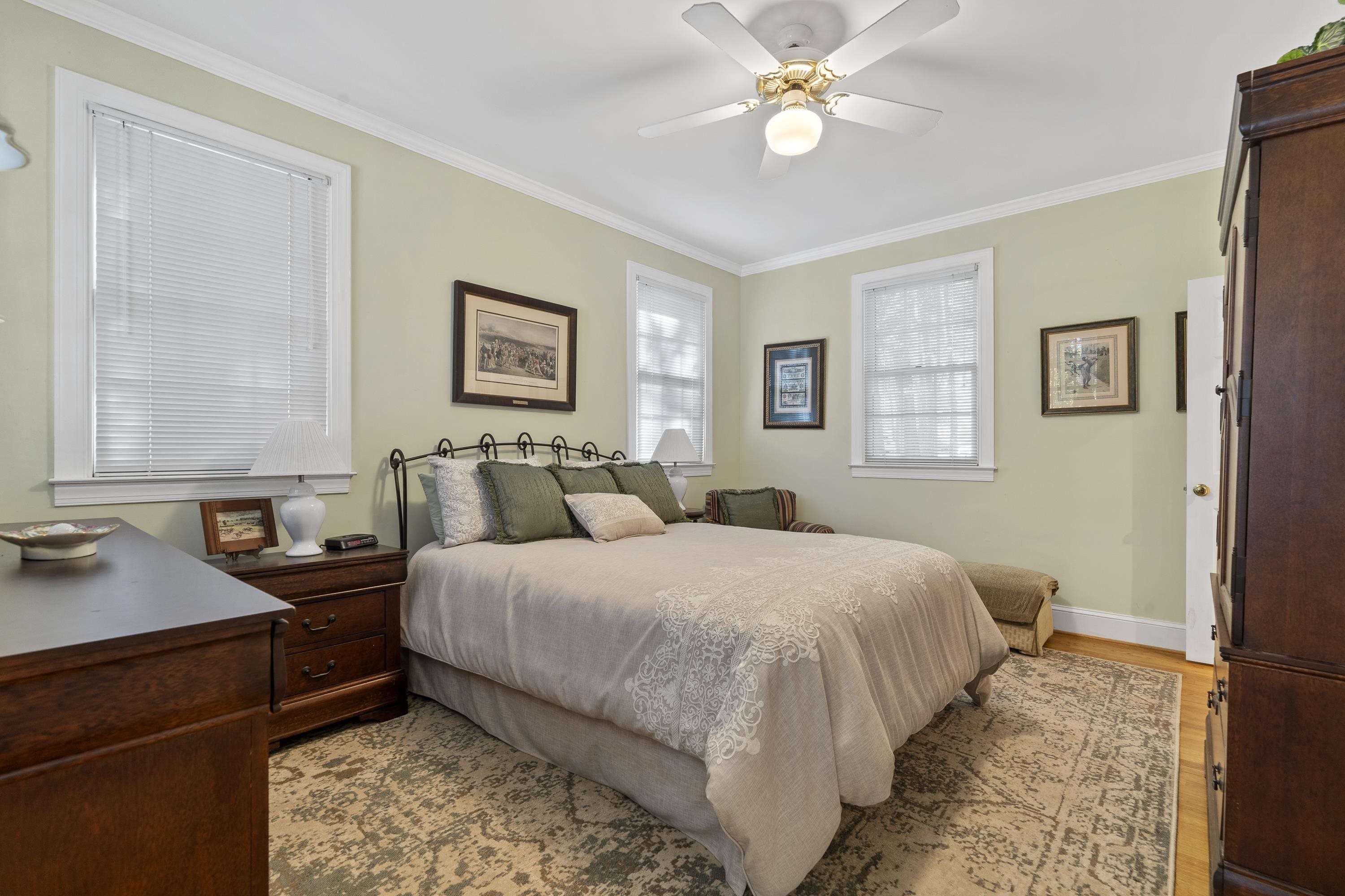 131 OAKTON SOUTH image 23