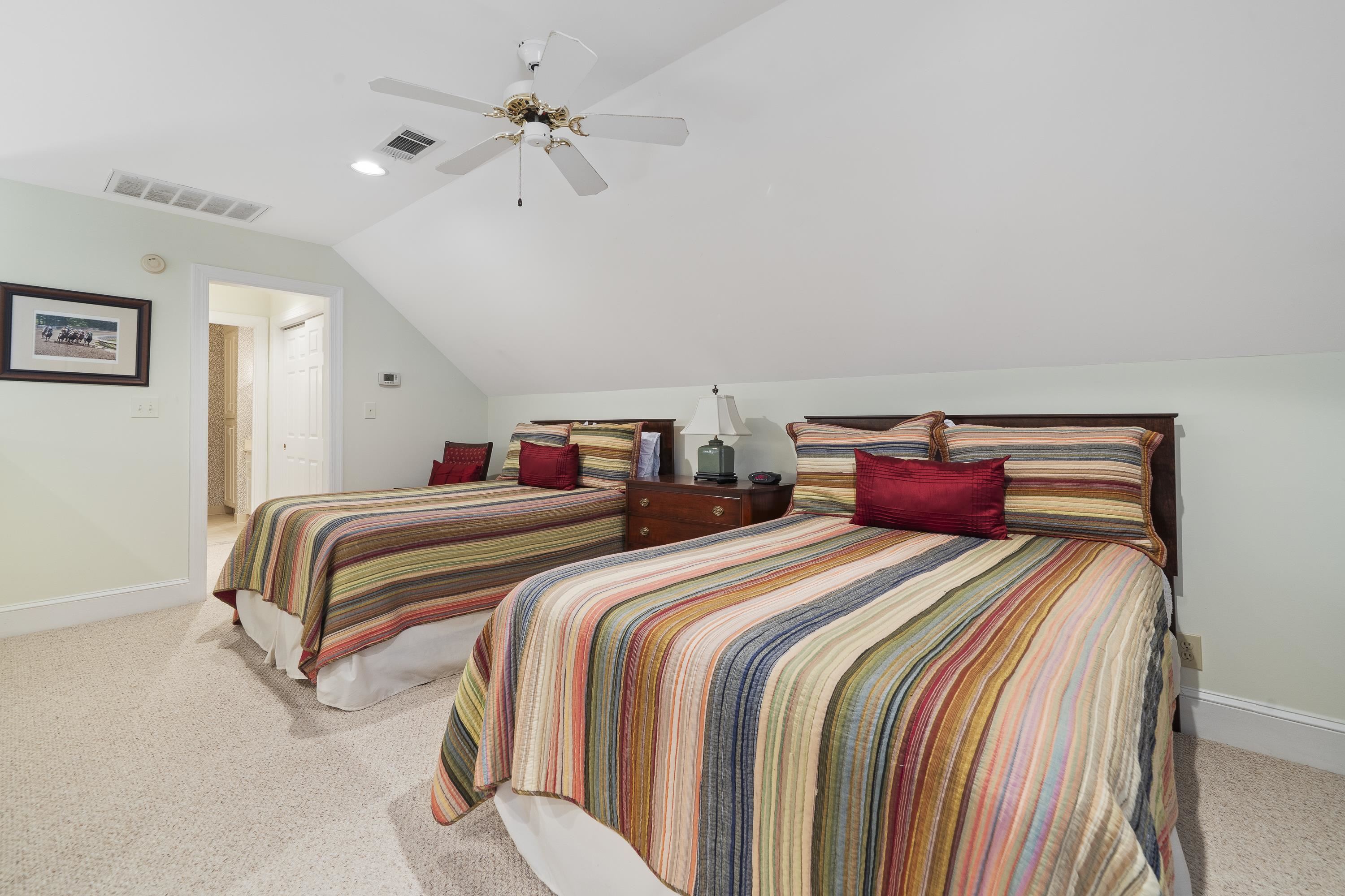 131 OAKTON SOUTH image 36