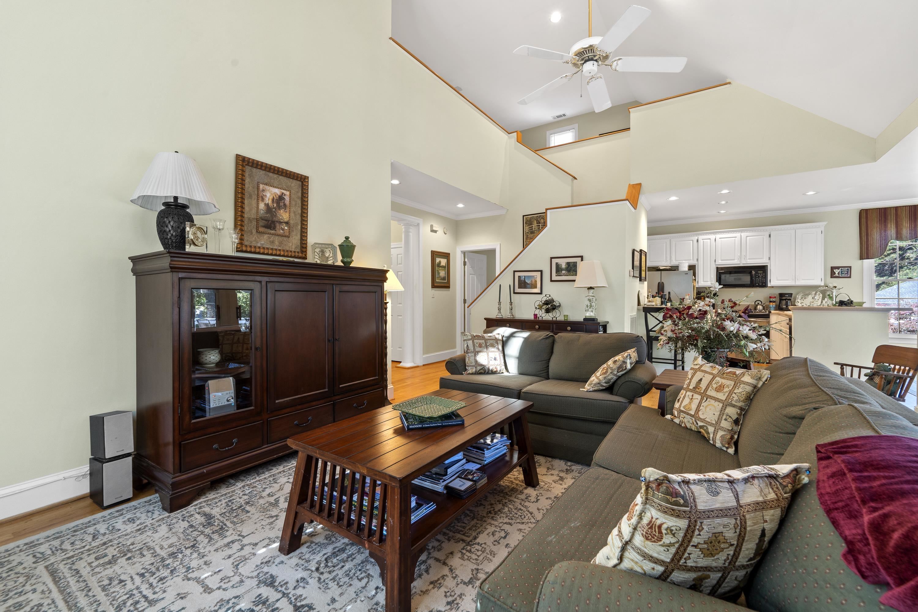 131 OAKTON SOUTH image 10