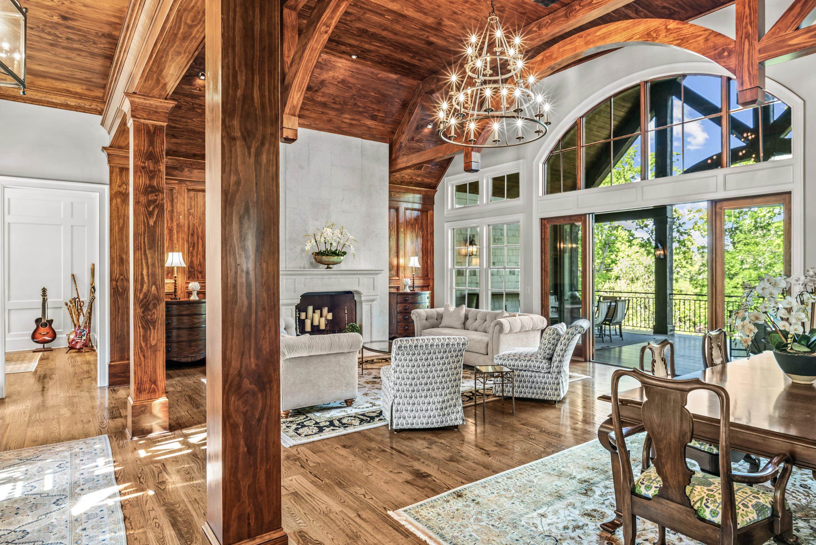 2030 LINGER LONGER DRIVE image 12