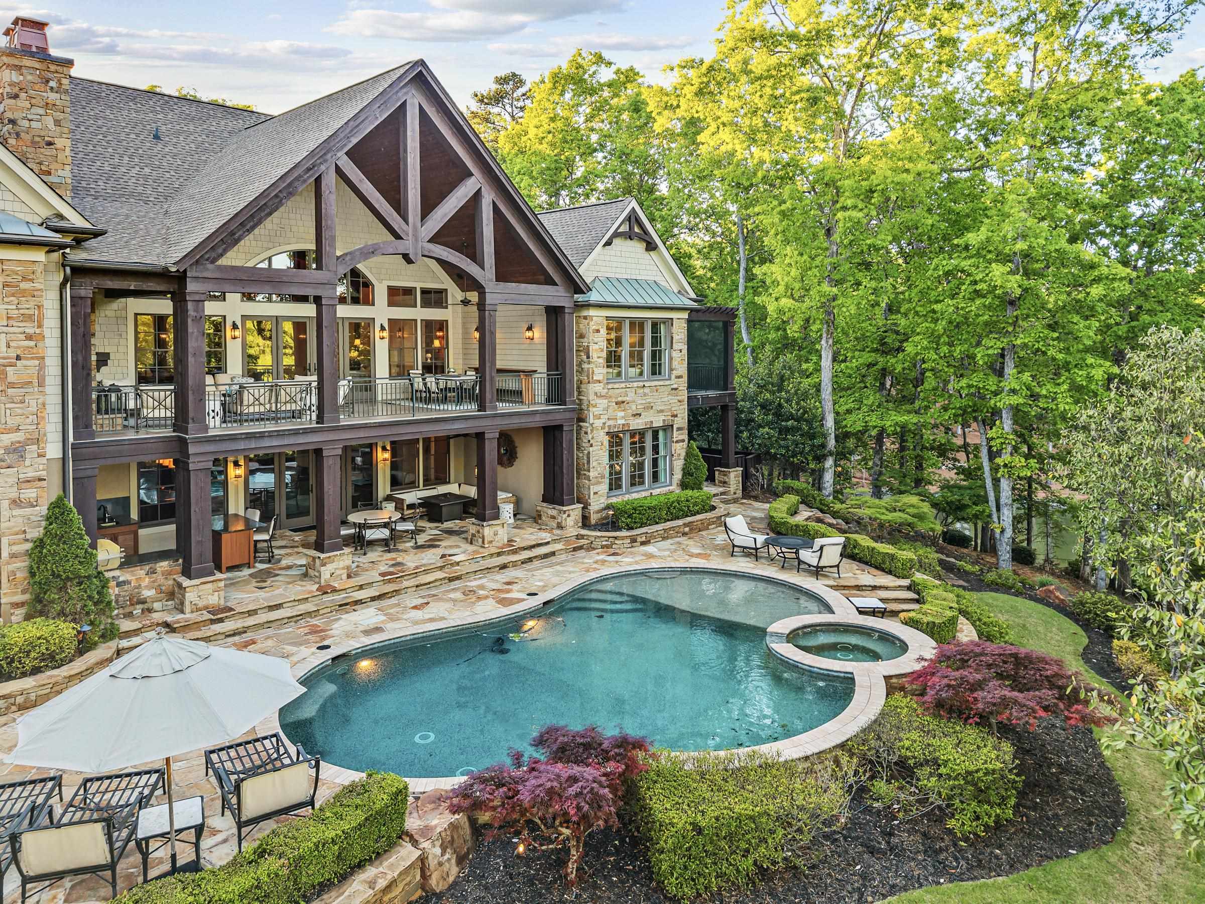 2030 LINGER LONGER DRIVE image 7