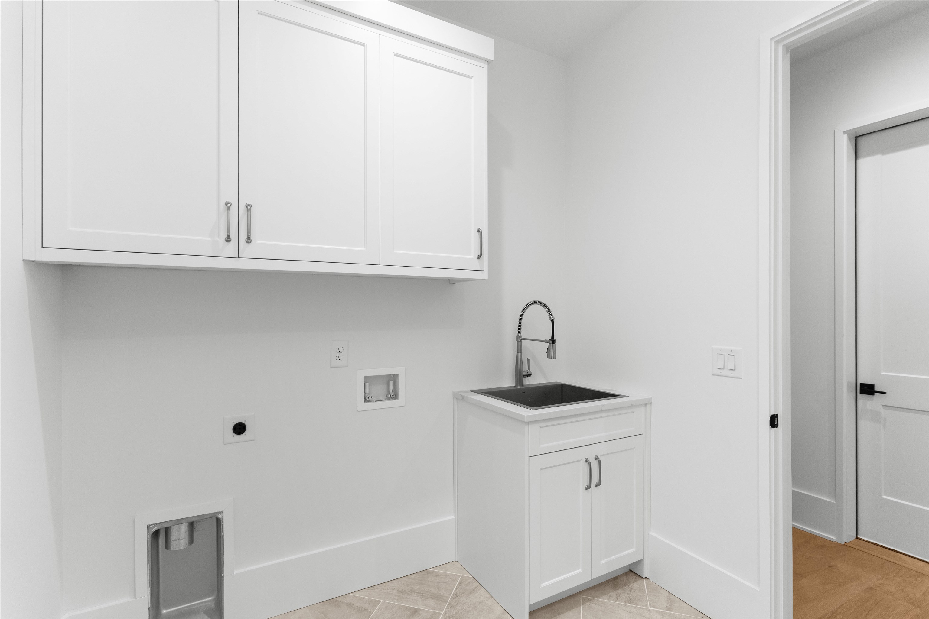 1131 BROADPOINT DRIVE image 52