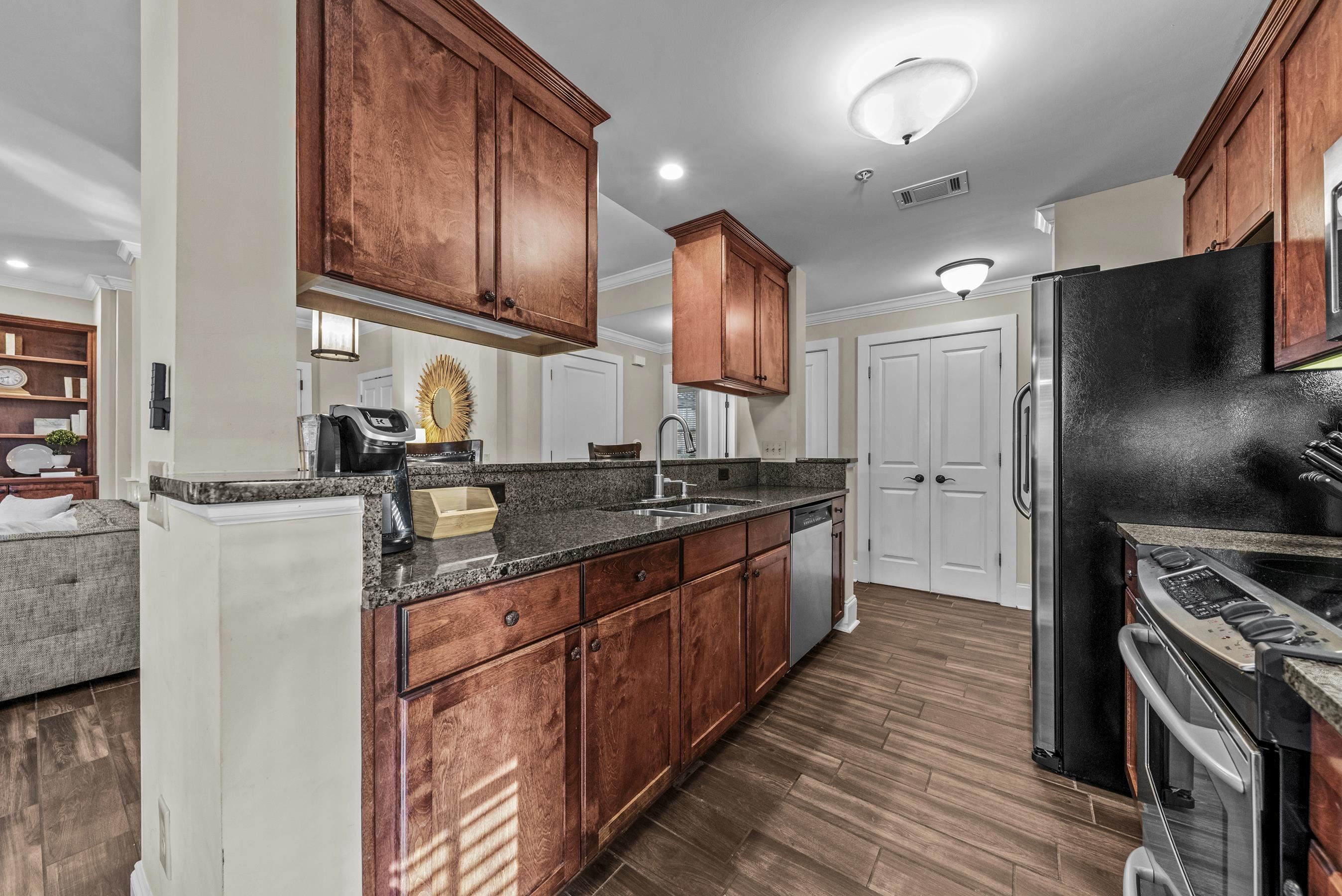 1030A CREEKSIDE image 15