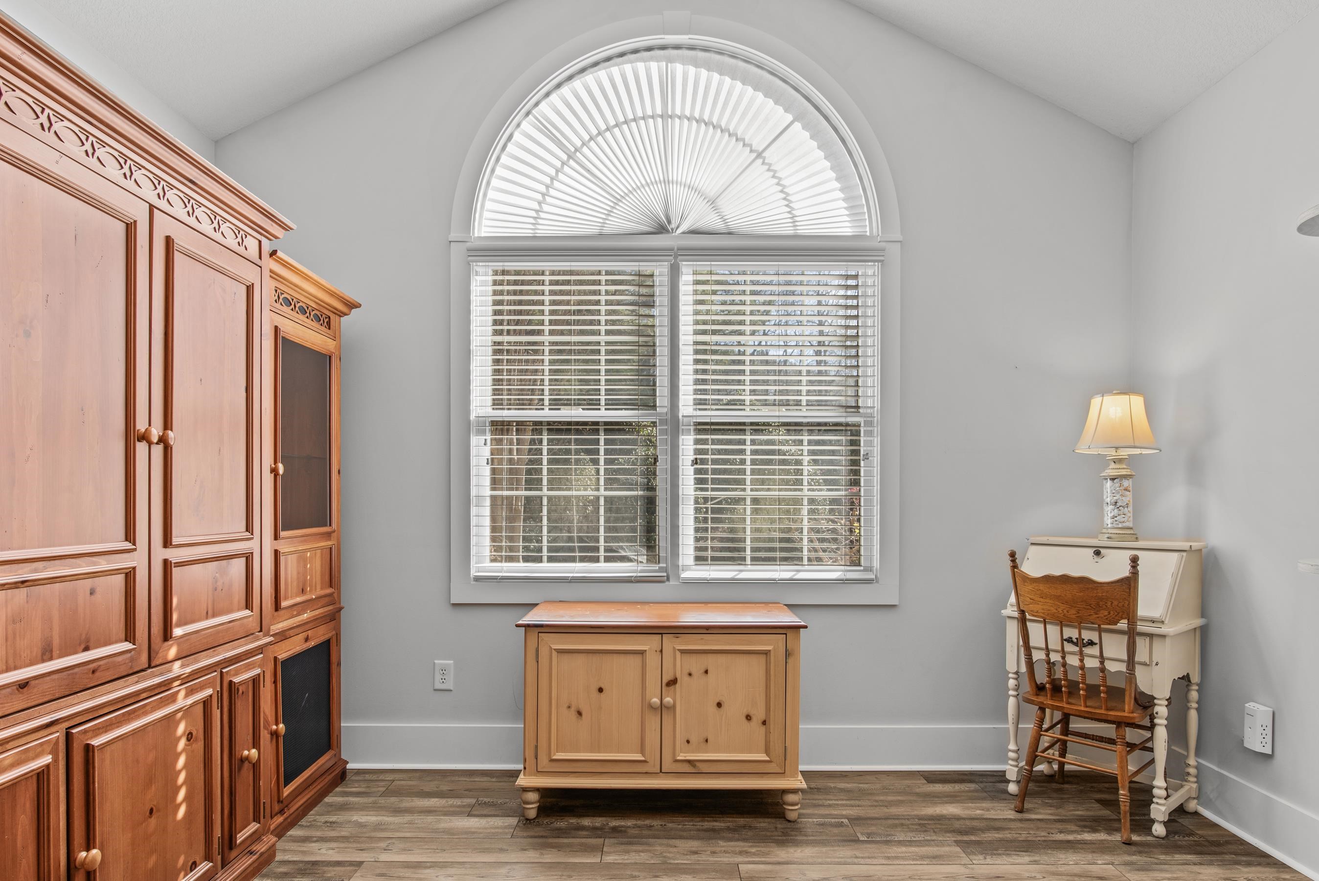 110 EDGEWOOD COURT image 24