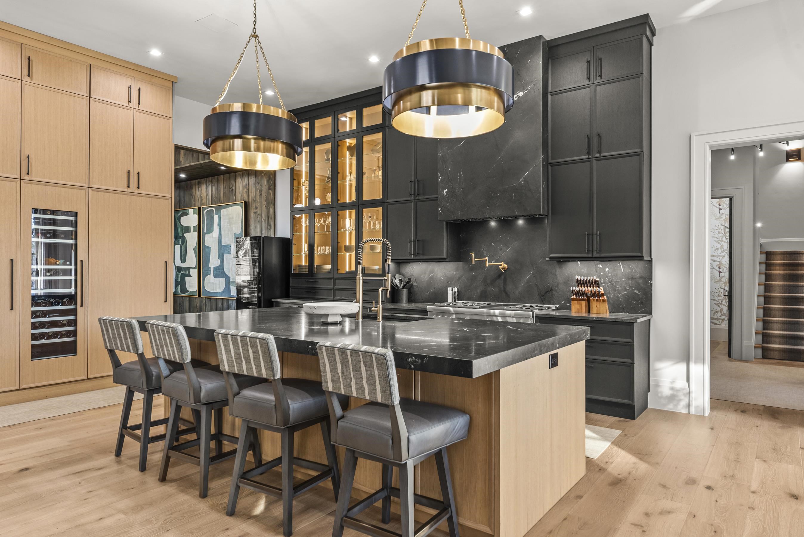 1131 NEARY RIDGE image 13