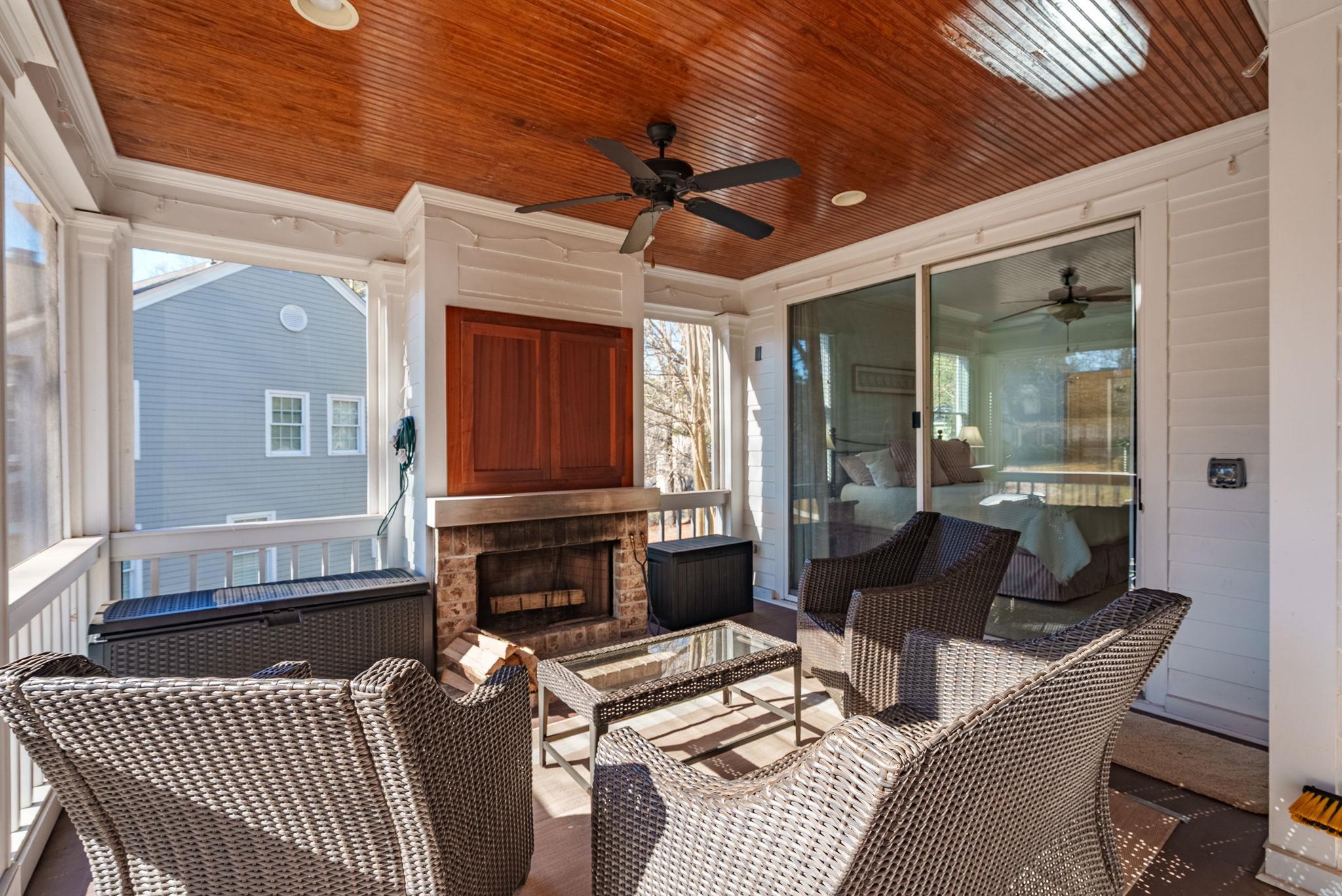 1030 VILLAGE LOOP image 21