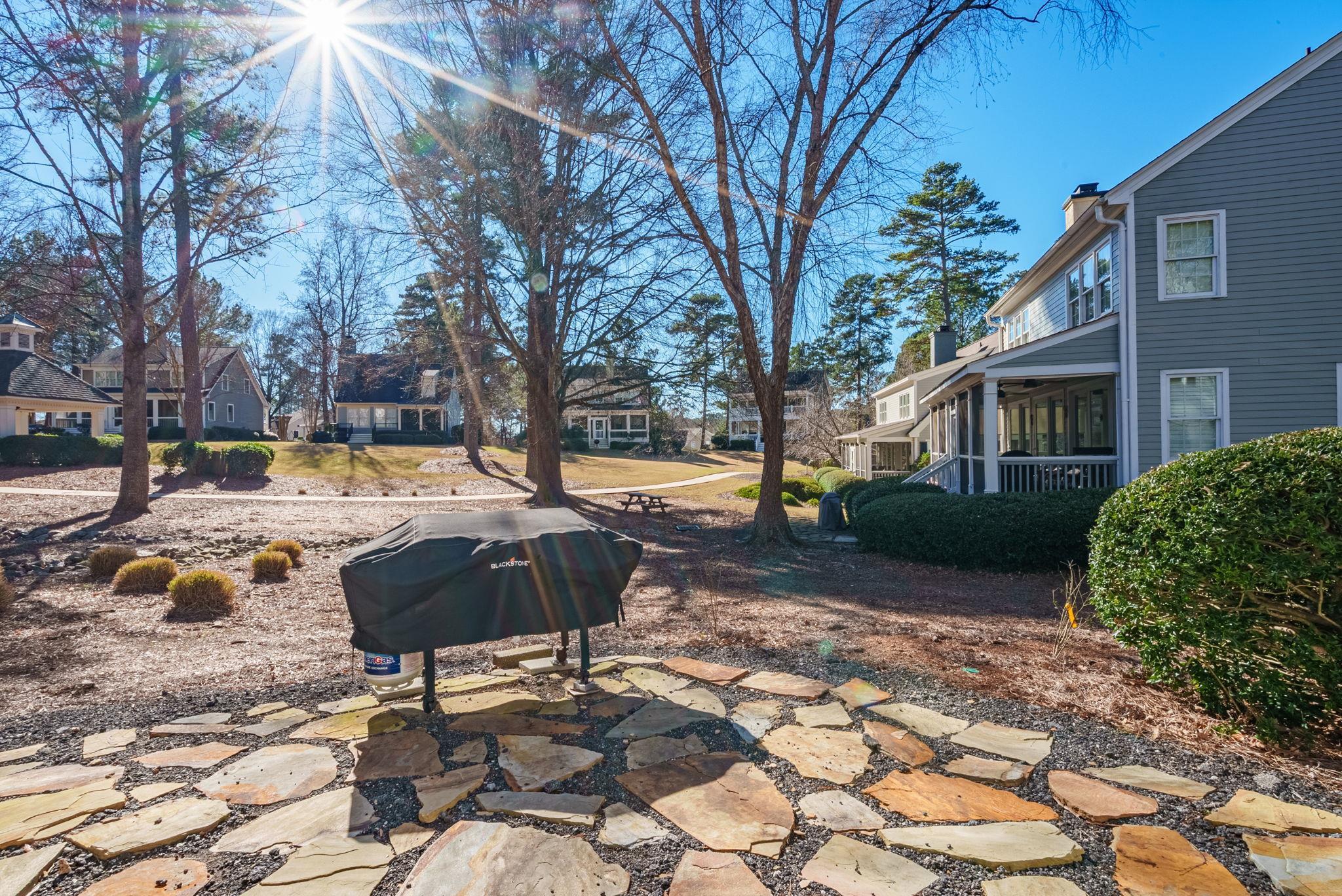 1030 VILLAGE LOOP image 23