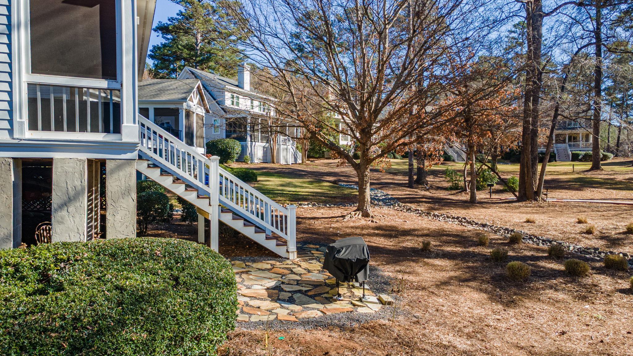 1030 VILLAGE LOOP image 25