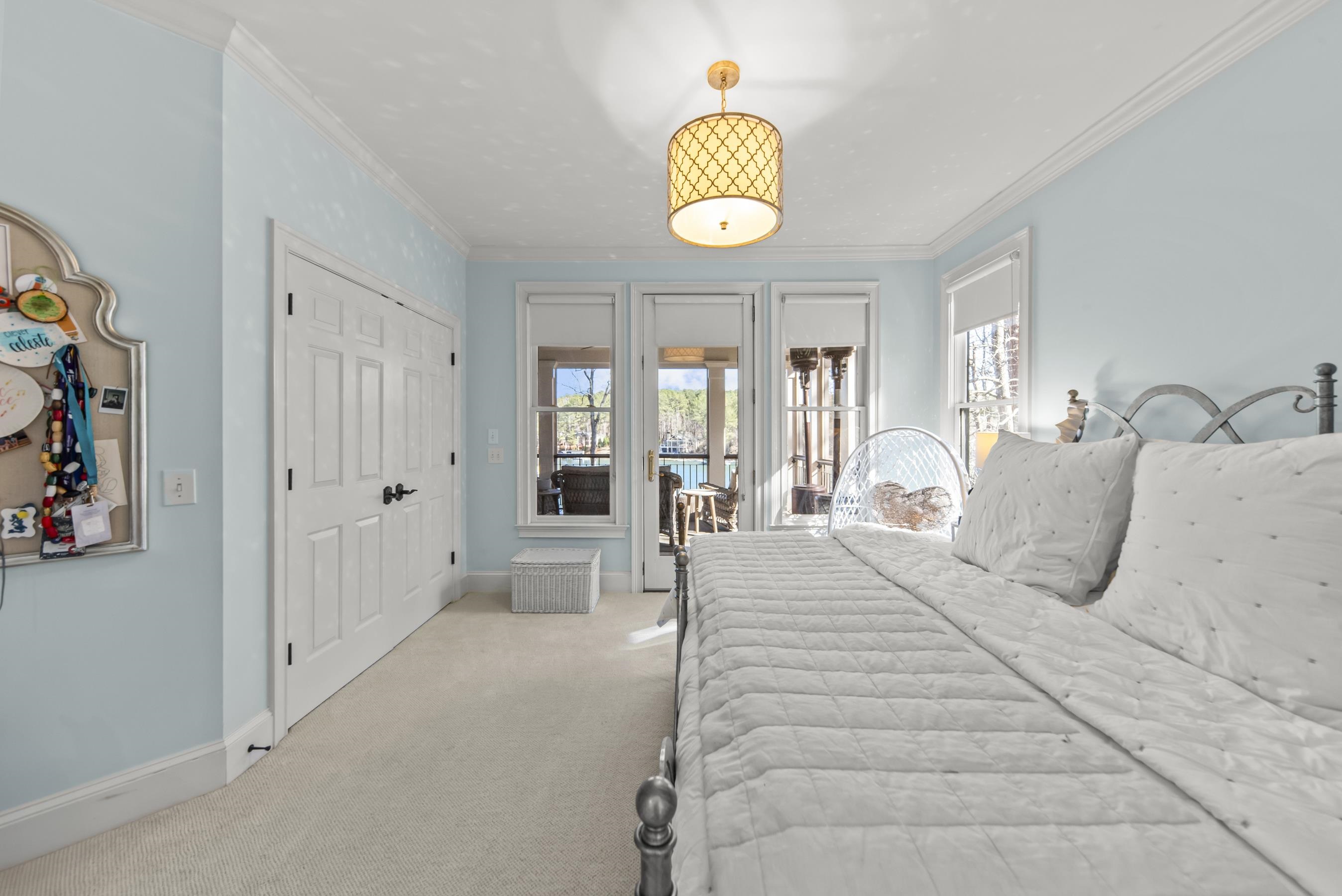 1131 DAVISON DRIVE image 33