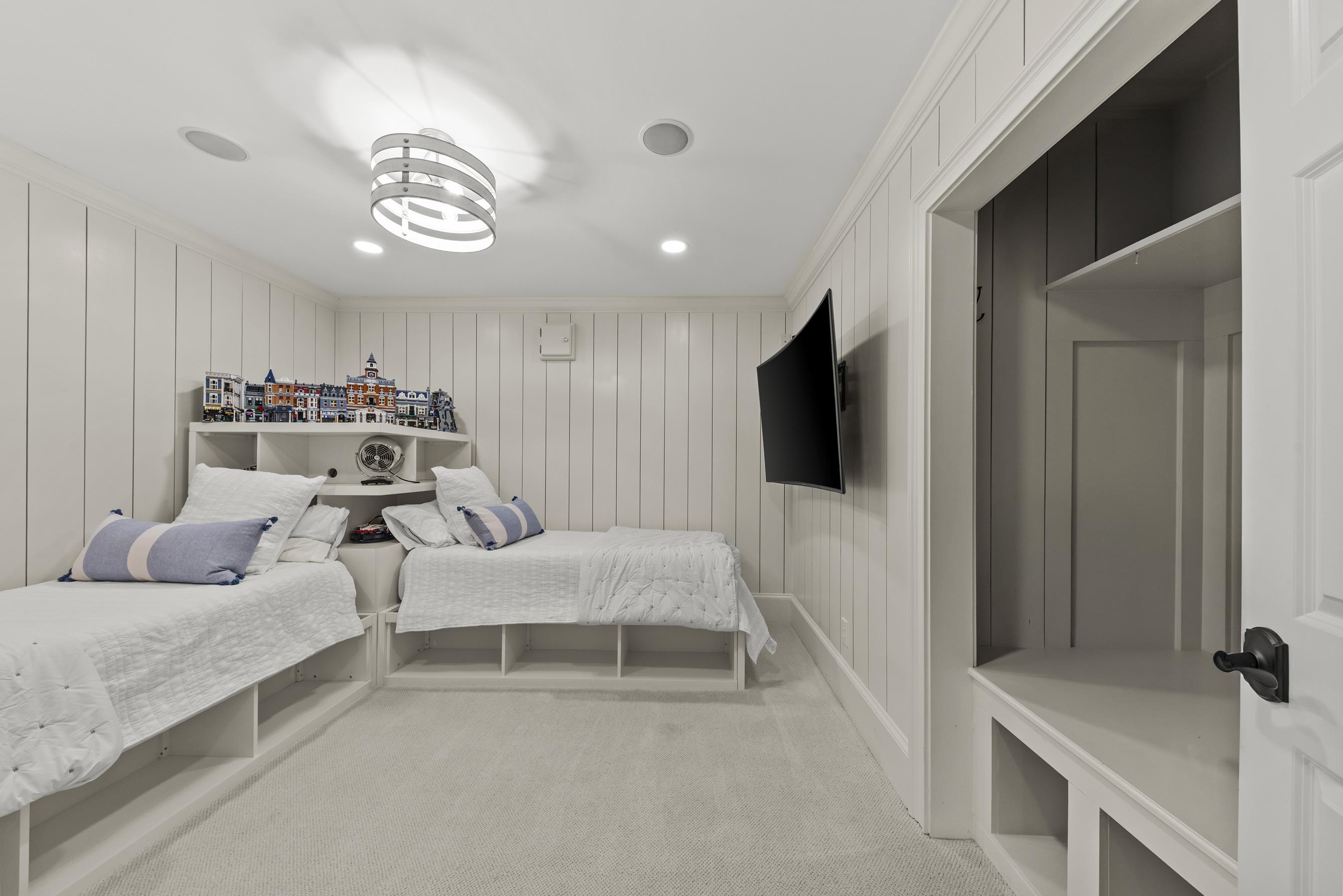 1131 DAVISON DRIVE image 53