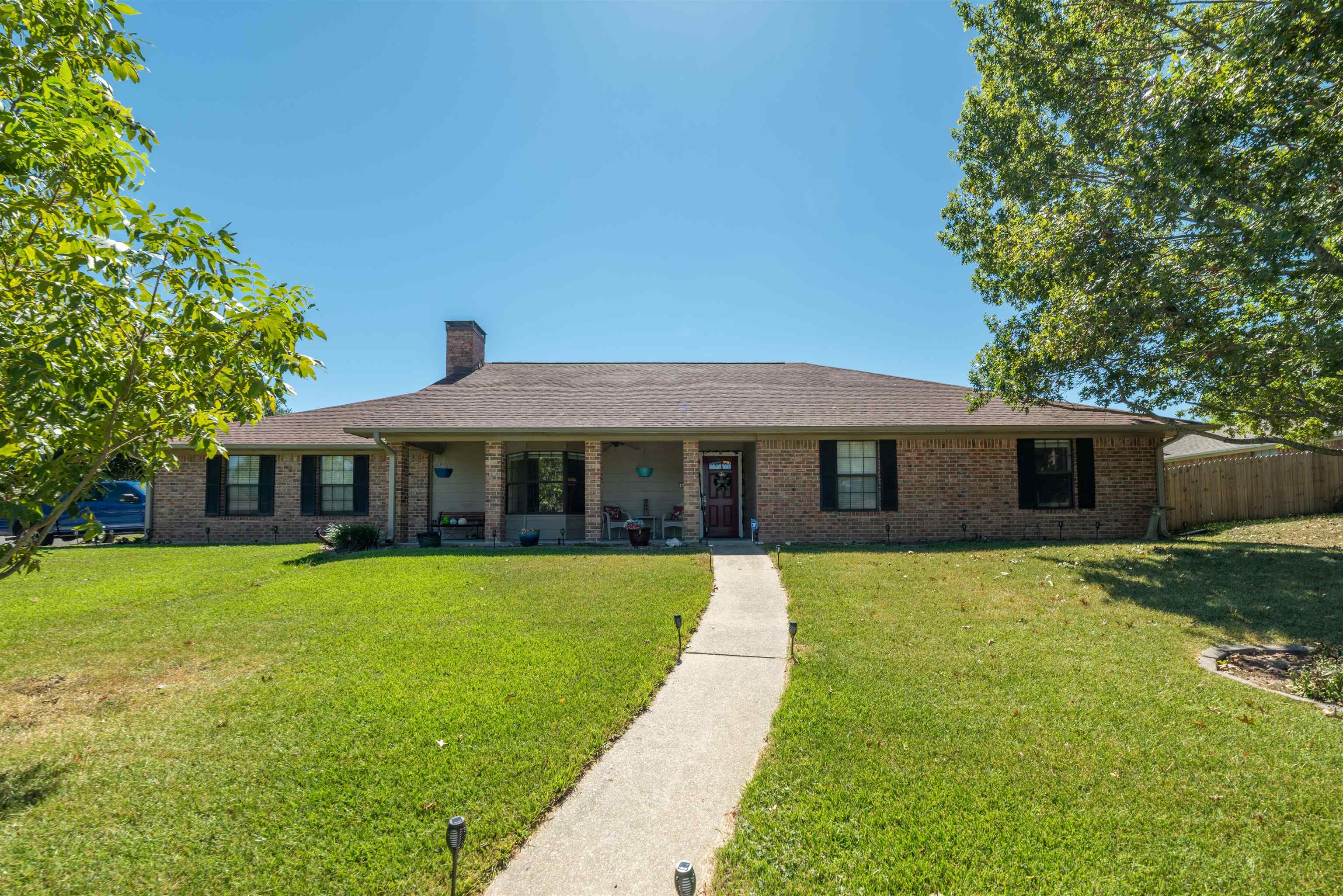 604 Woodhaven St E,White Oak, TX 604 Woodhaven St E,White Oak, TX