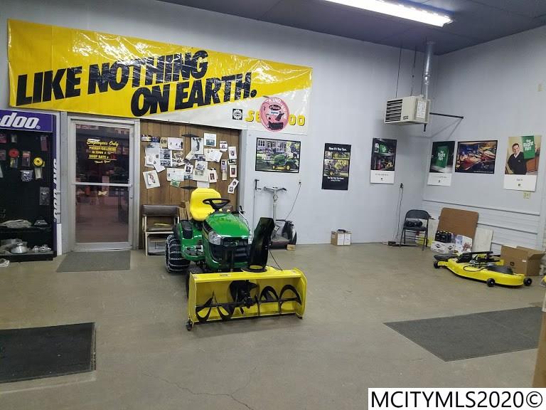 Commercial for sale in MASON CITY, Iowa, 200063