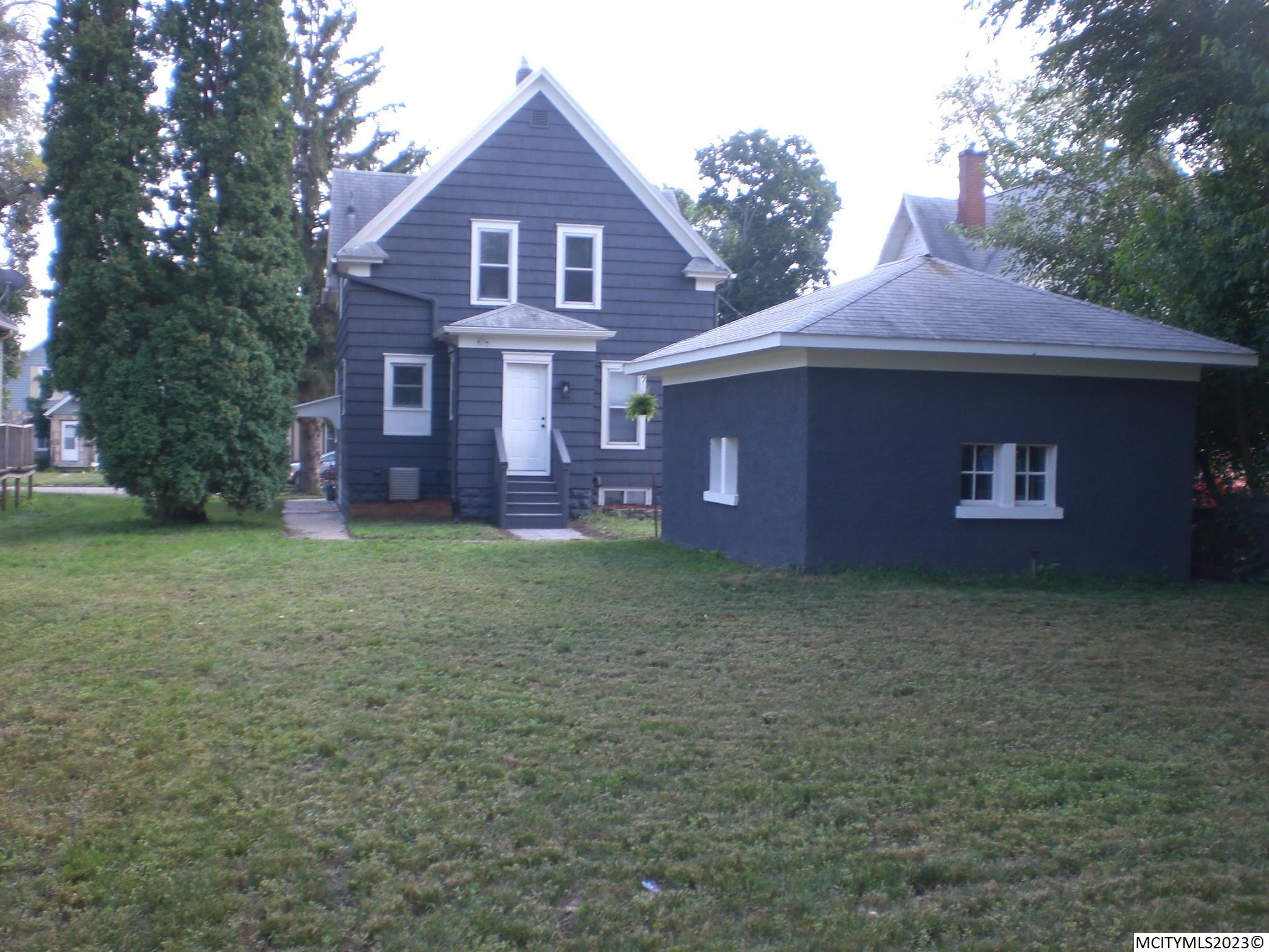 112 14th NW