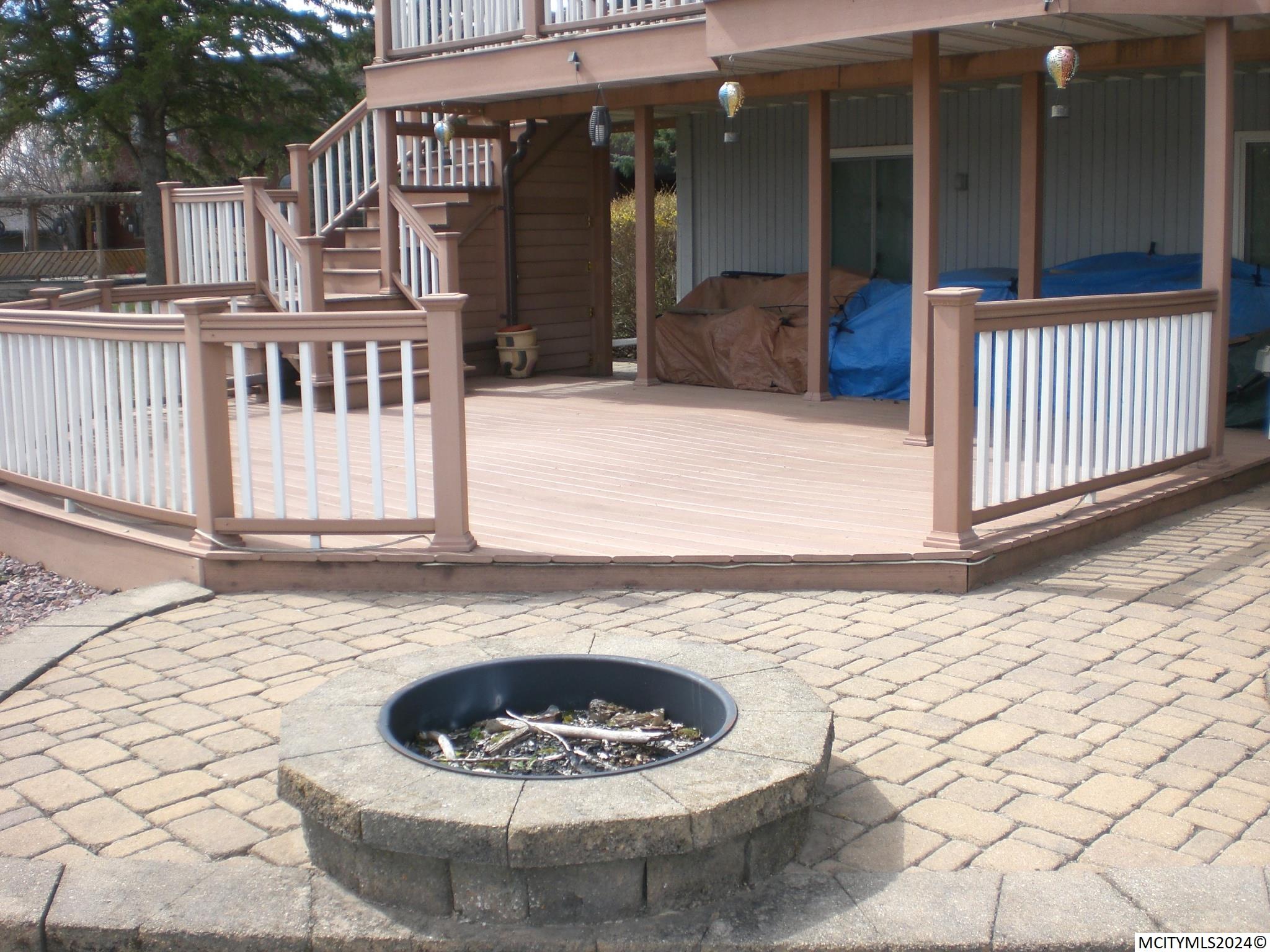 11 Knollwood Ct
