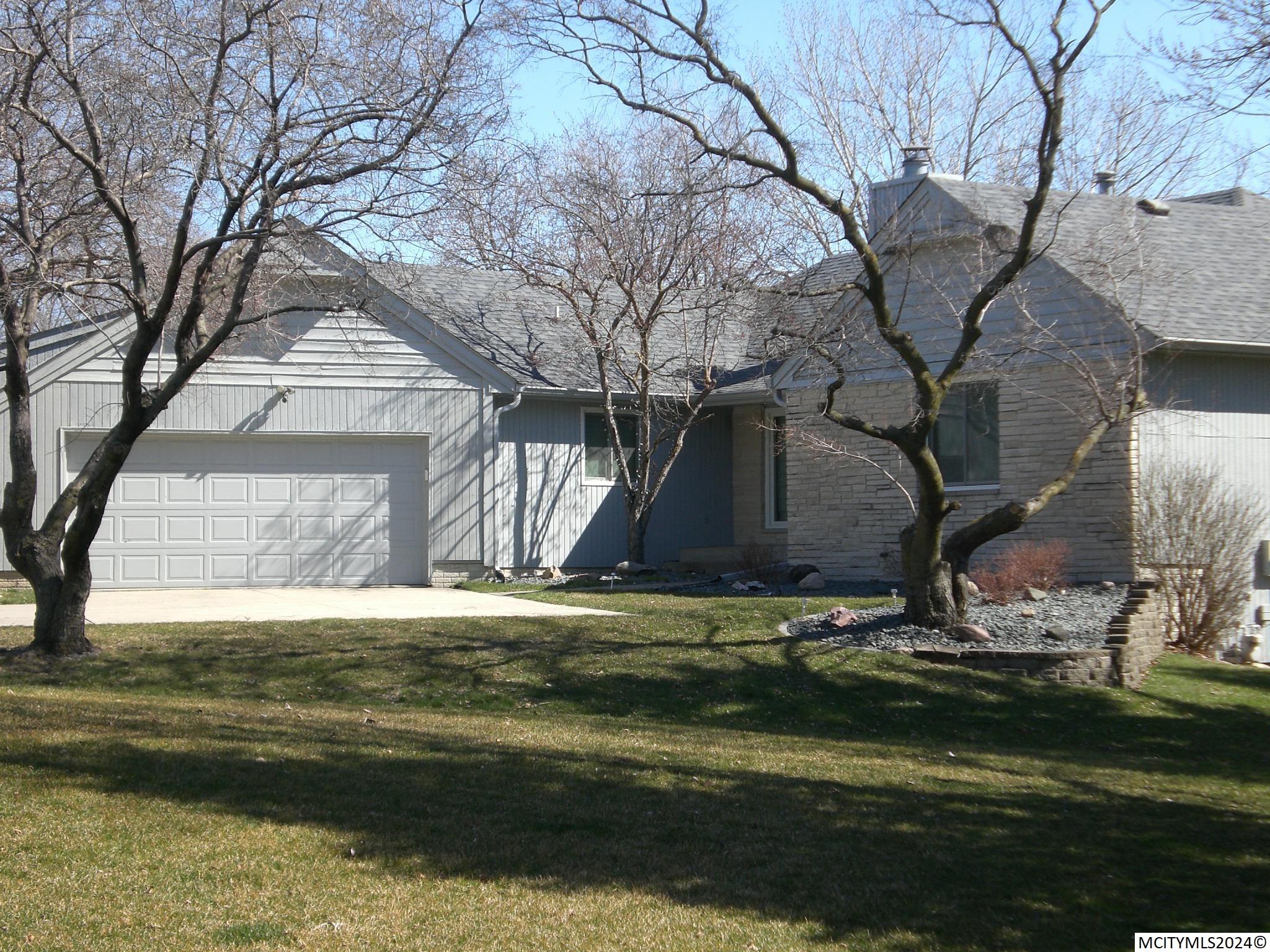 11 Knollwood Ct