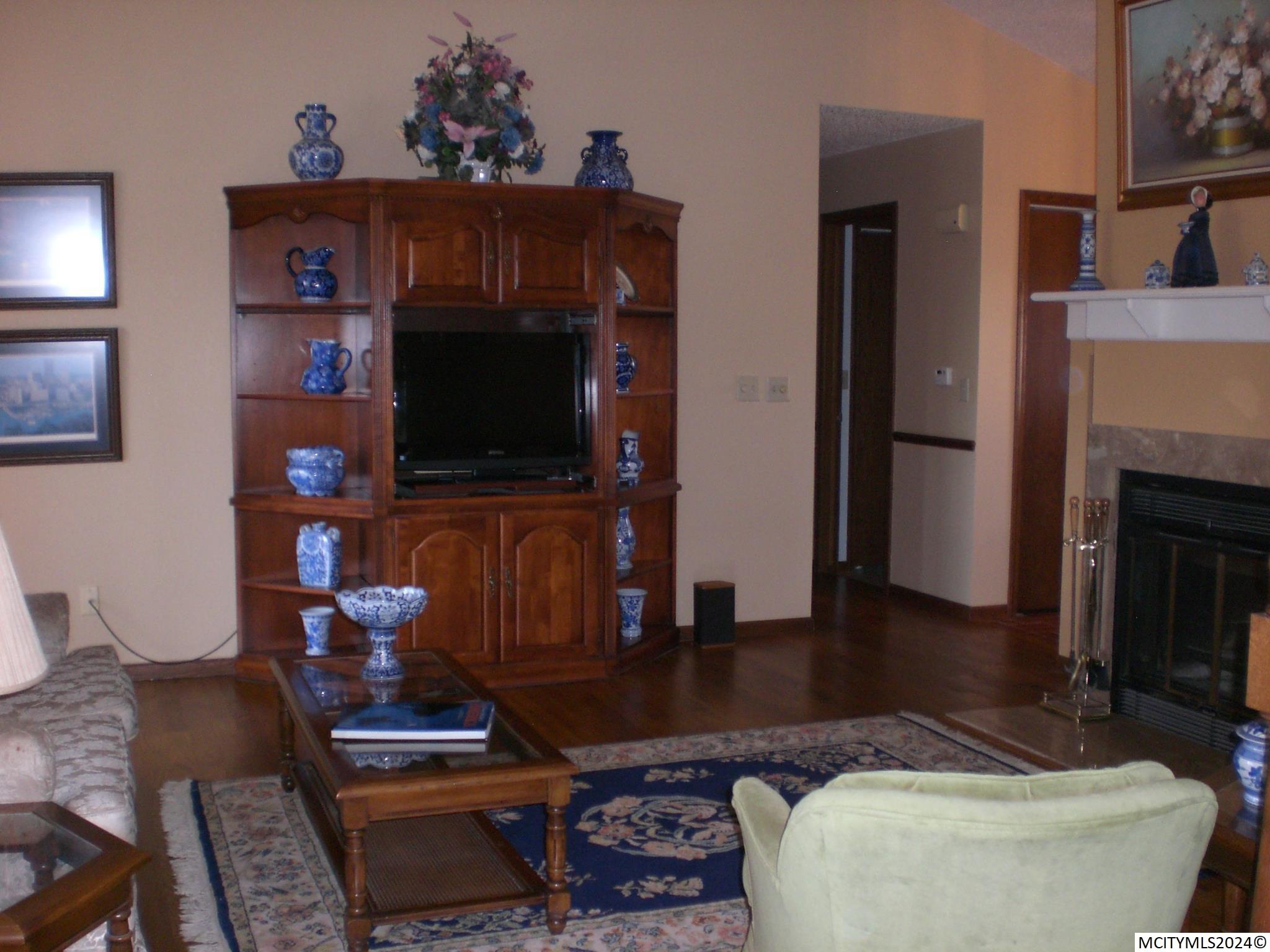 11 Knollwood Ct