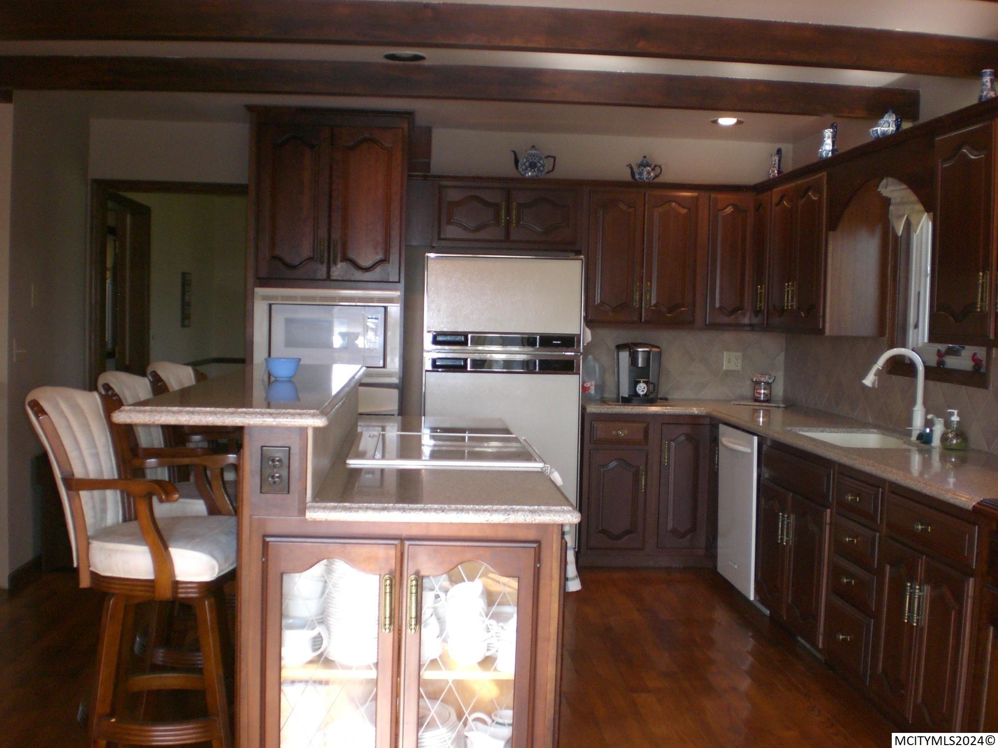 11 Knollwood Ct