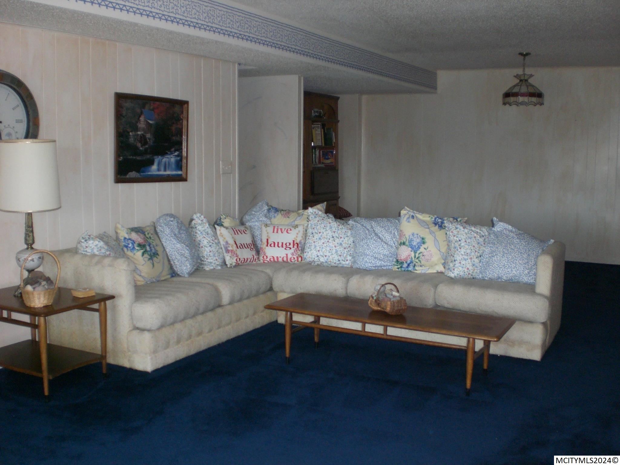 11 Knollwood Ct