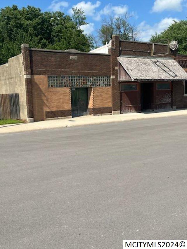516-518 Main St
