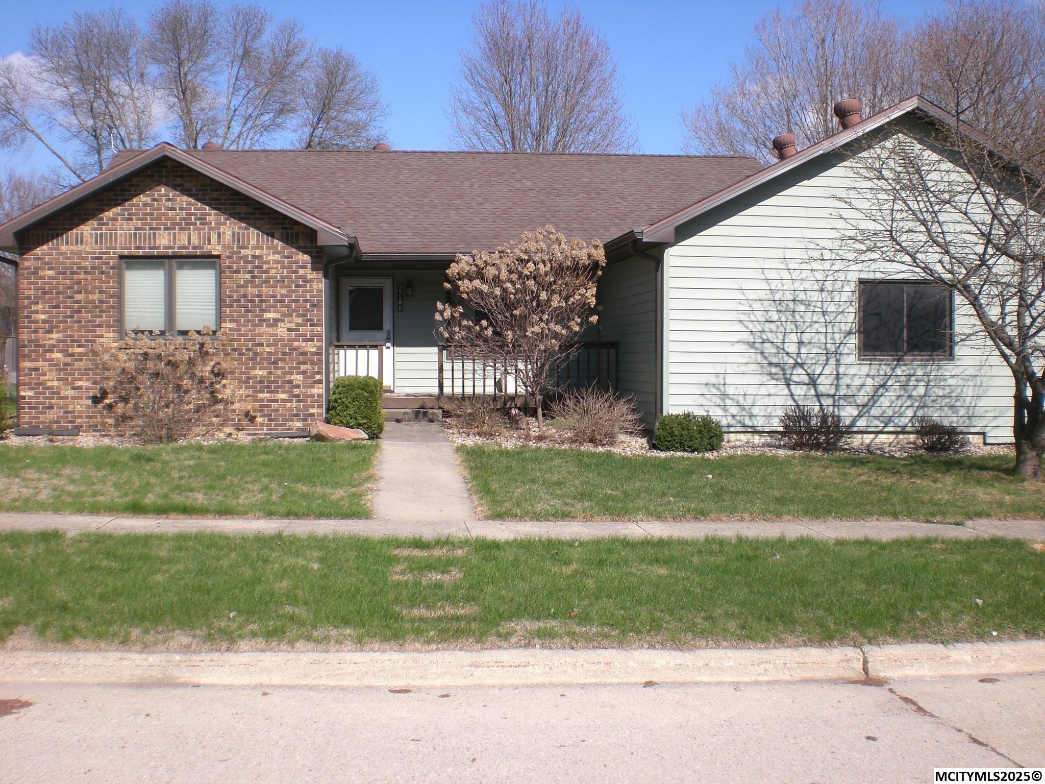 2166 Springview Dr