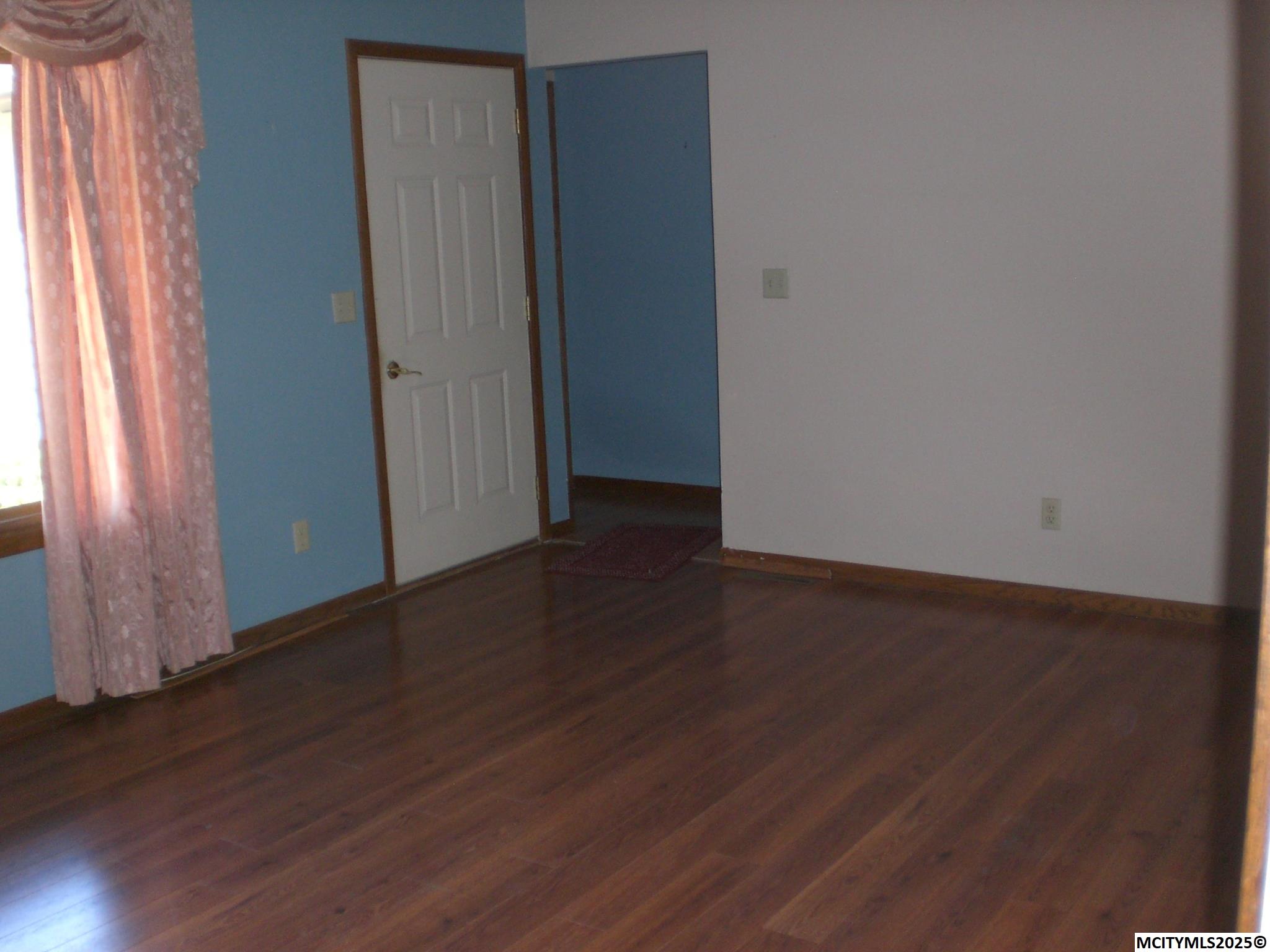 2166 Springview Dr