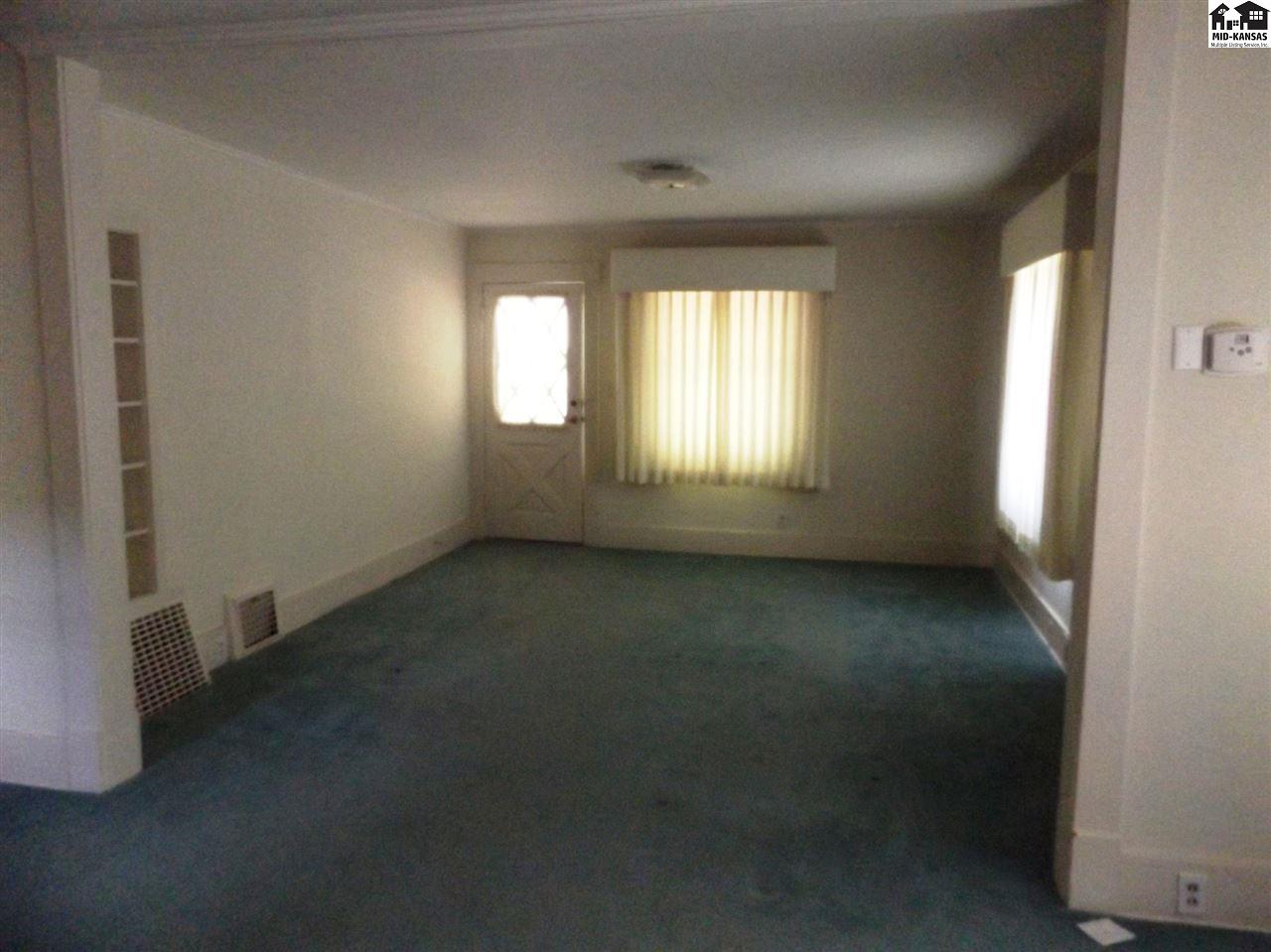 202 S New St