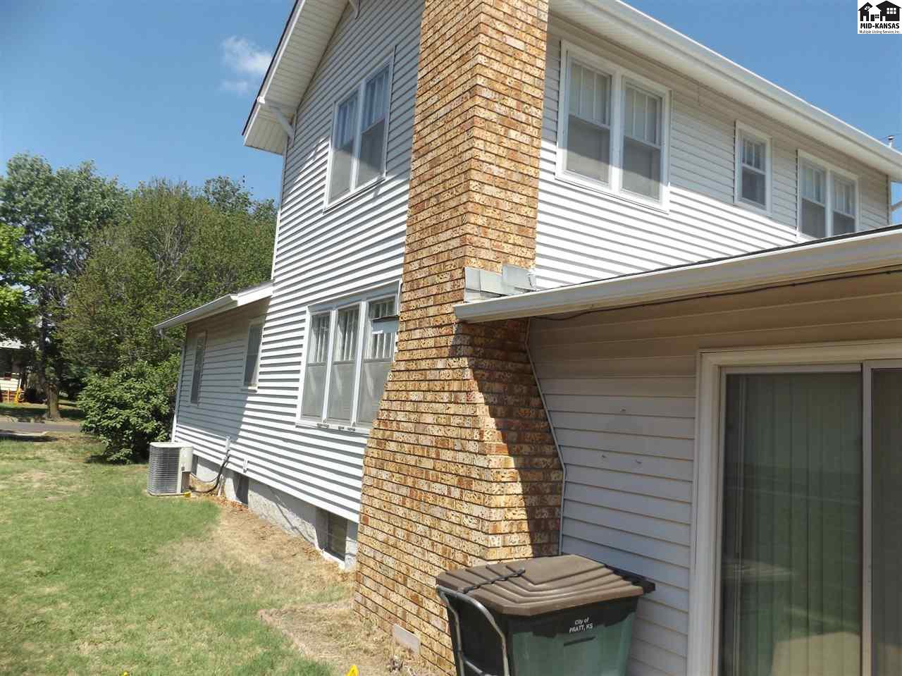 202 S New St