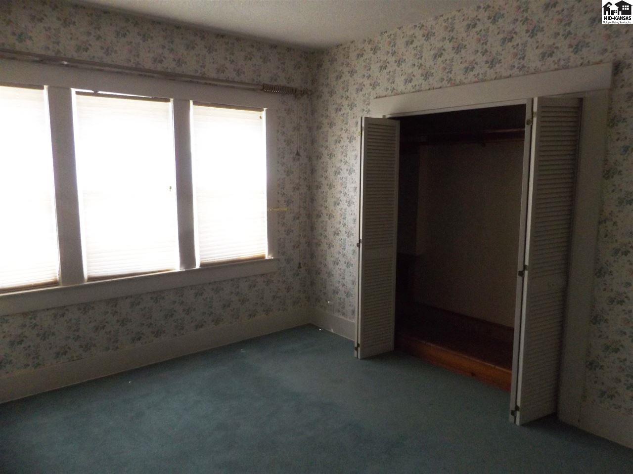 202 S New St