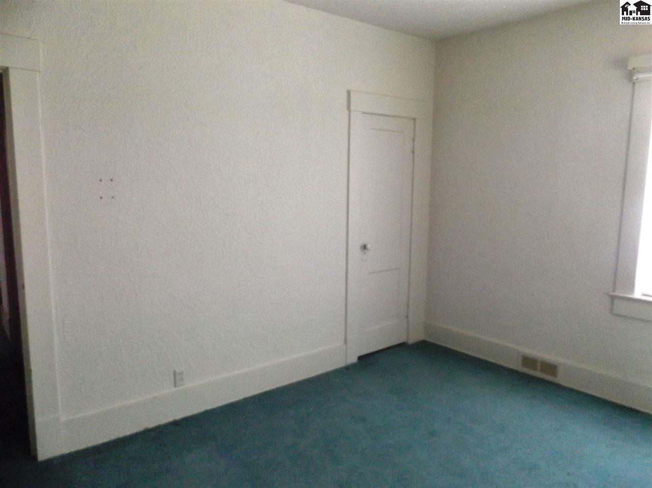 202 S New St