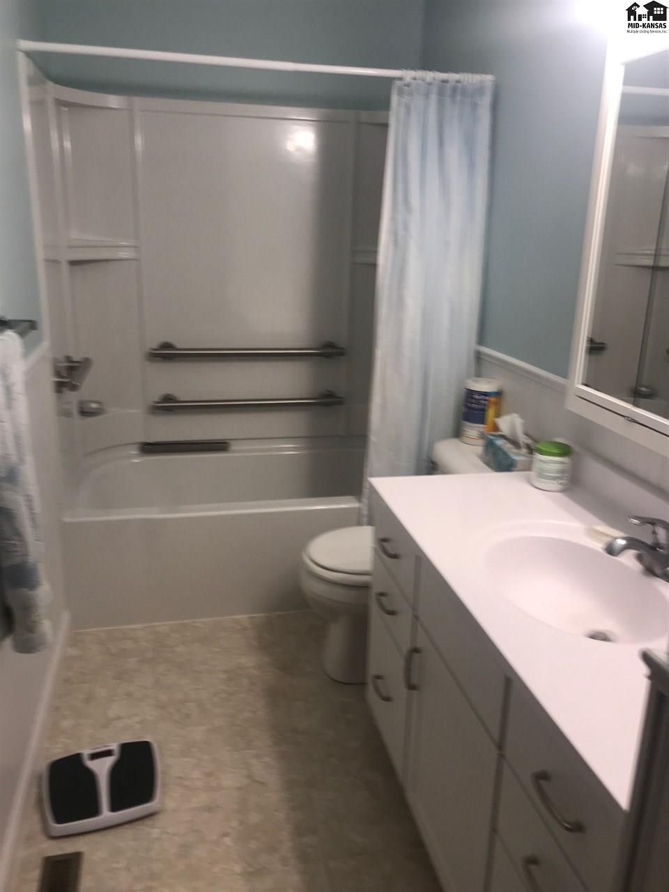 313 E El Dorado Ave