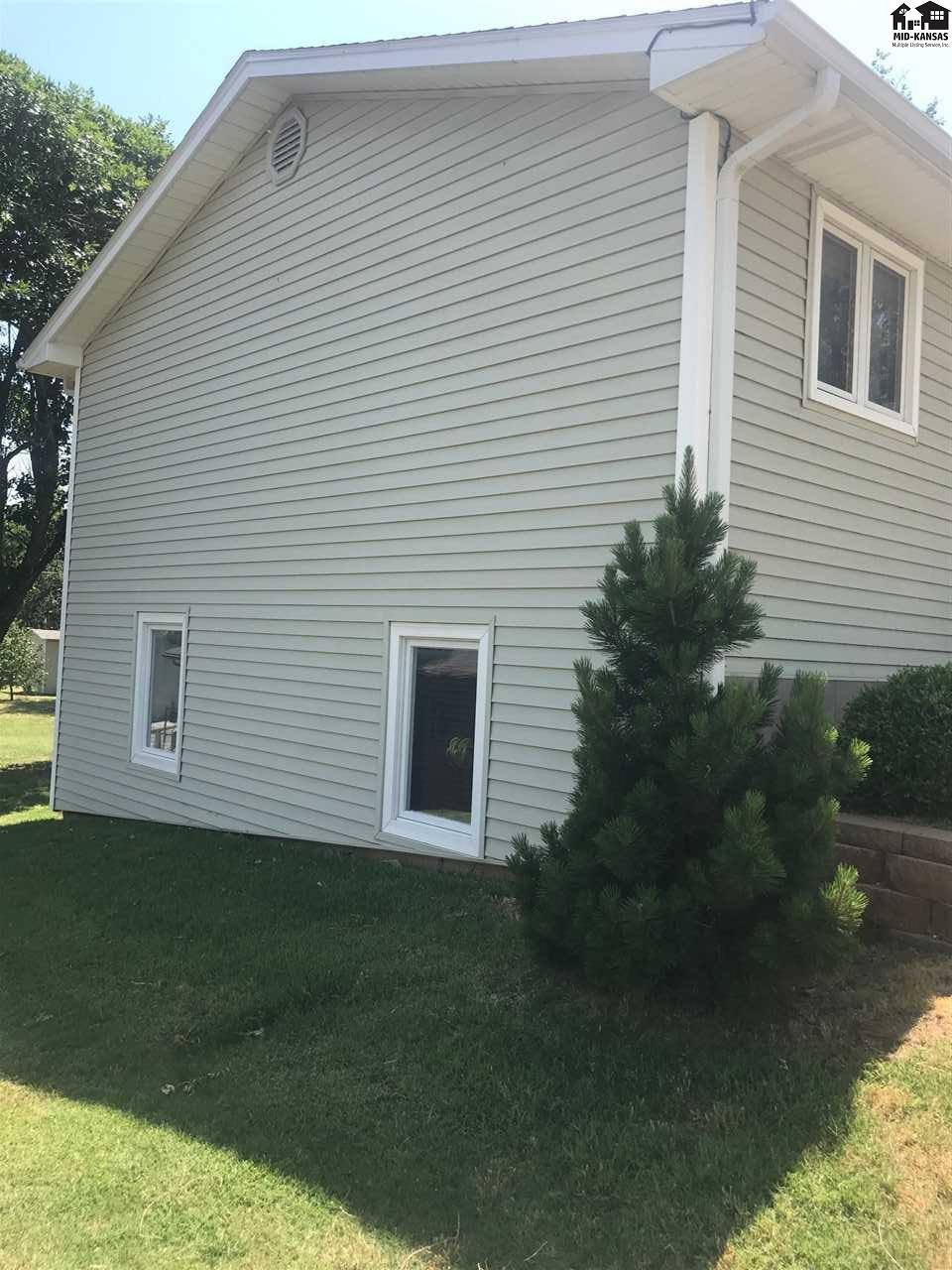 313 E El Dorado Ave