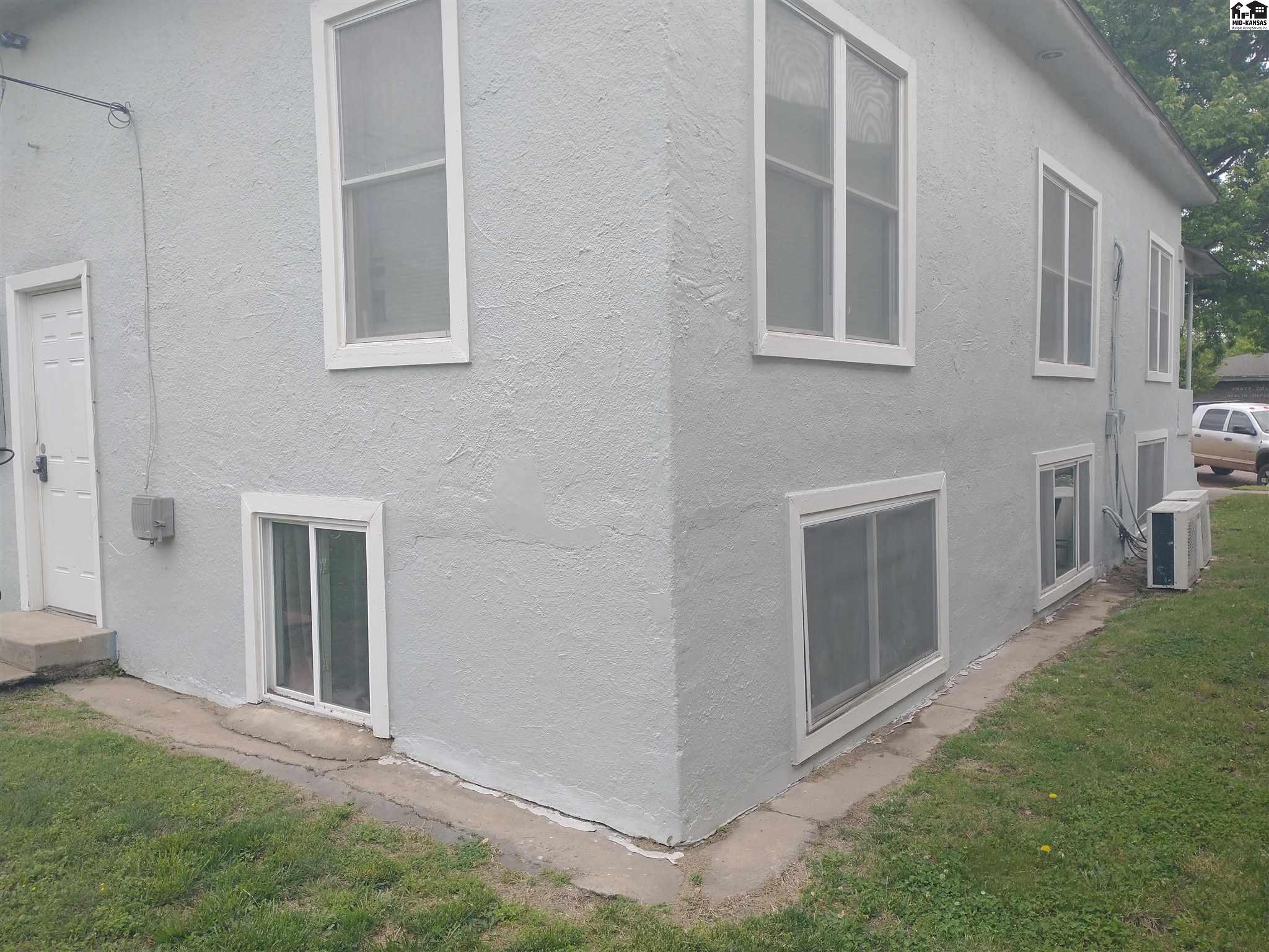 711 S Main